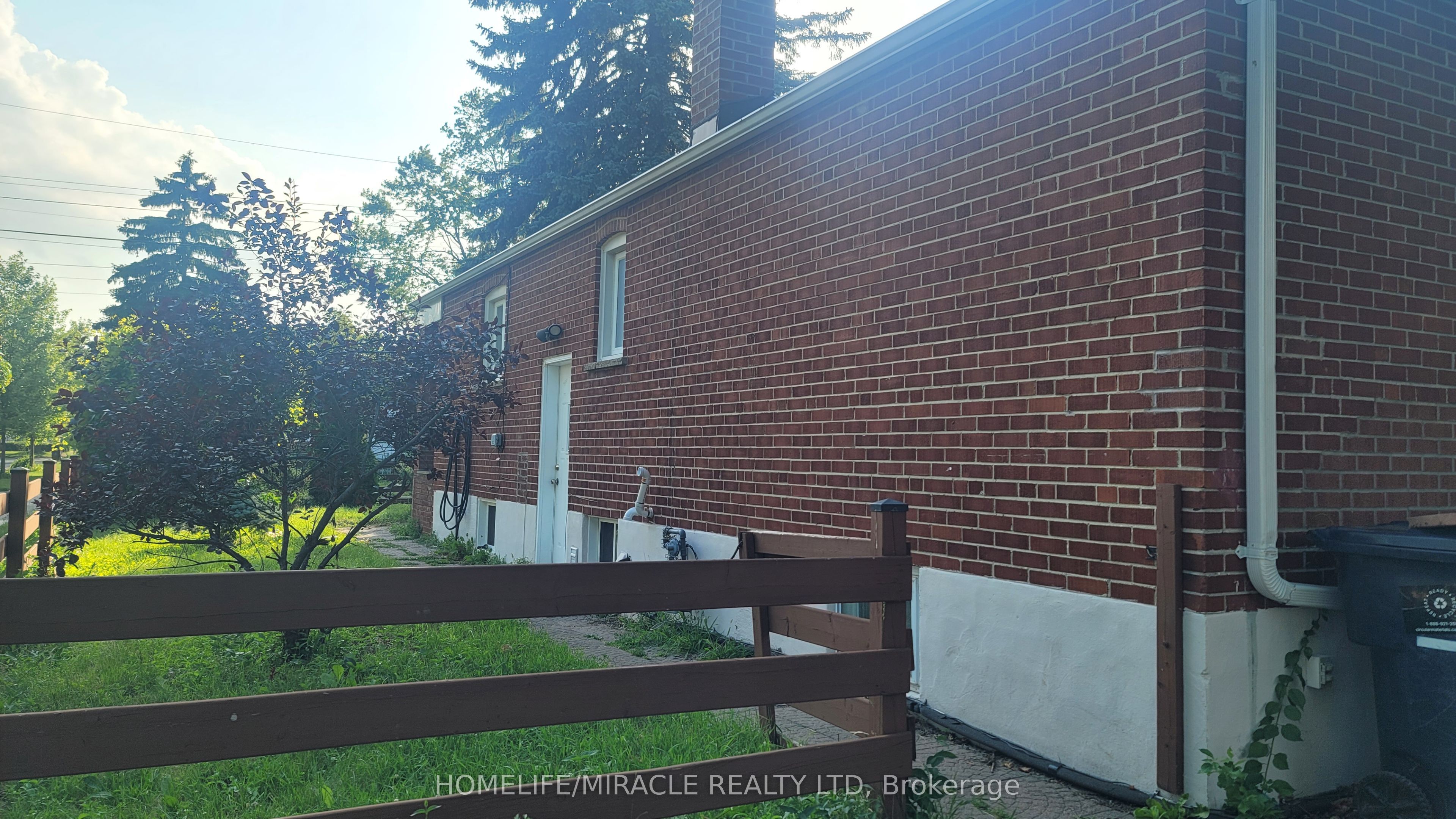 1 Homestead Road, Toronto, ON M1E 3R8 photo 2
