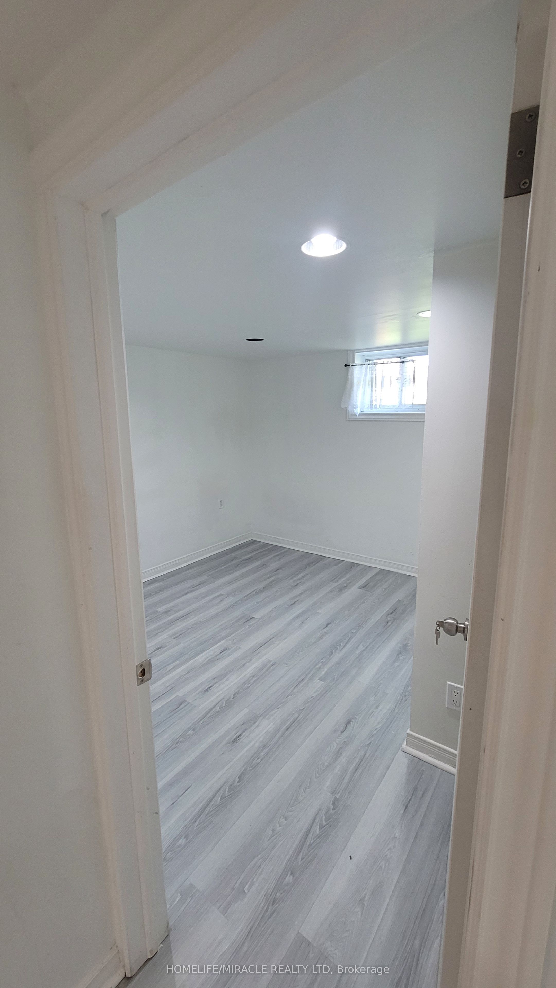 1 Homestead Road, Toronto, ON M1E 3R8 photo 5