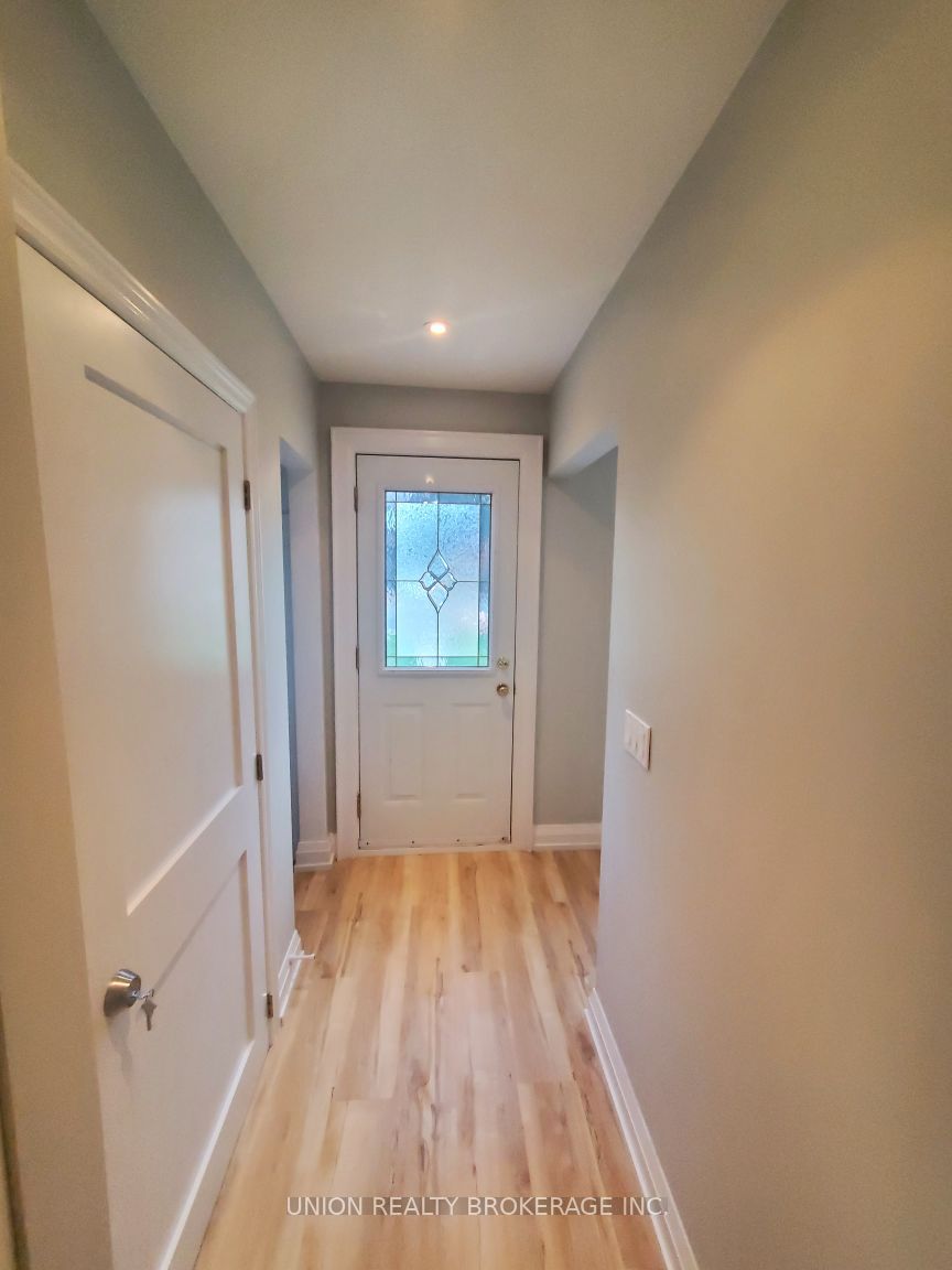 40 Winston Avenue Main, Toronto, ON M1N 1W3 photo 3
