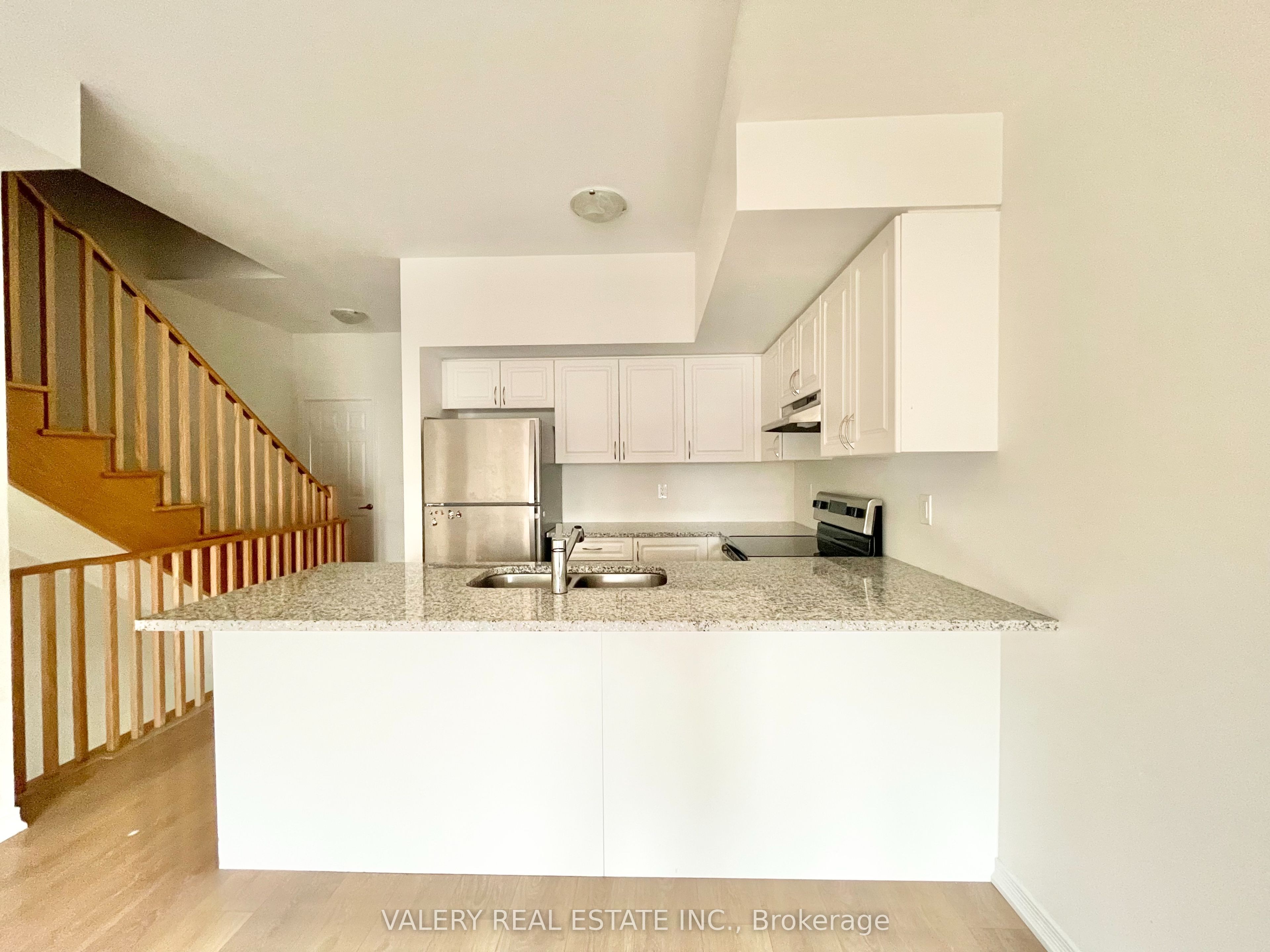 157 Danzatore Path, Oshawa, ON L1L 0P9 photo 3