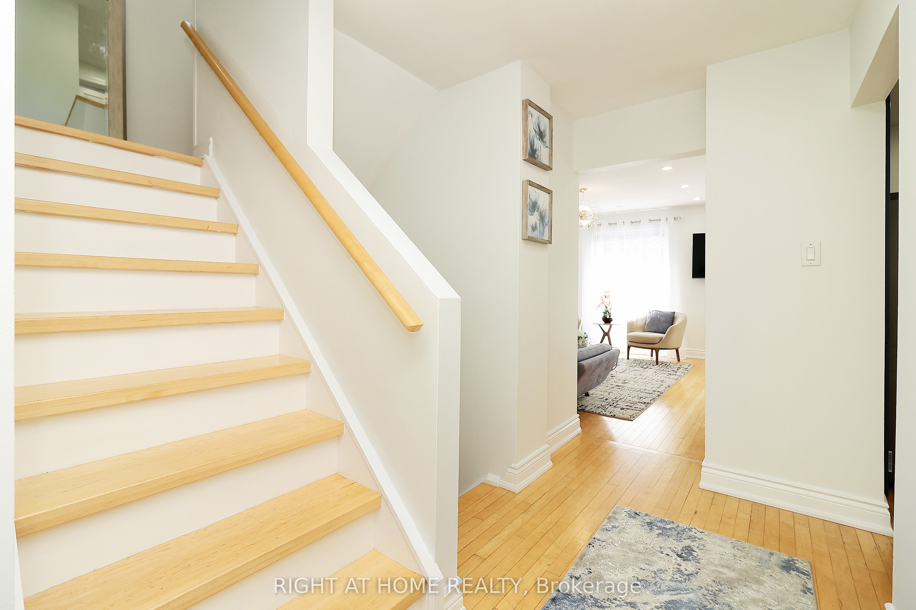 284 Belfast Court, Oshawa, ON L1J 6K7 photo 5