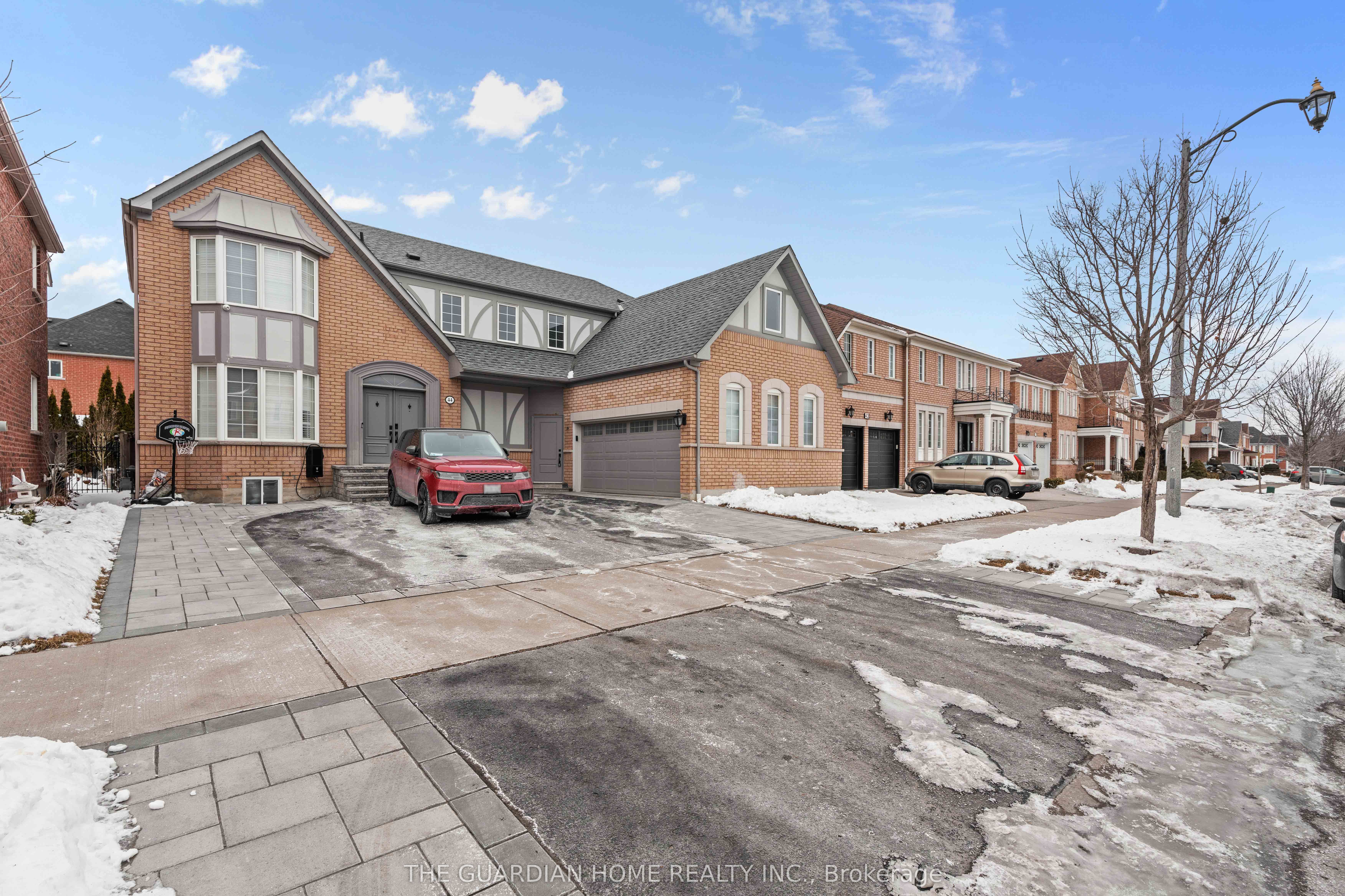44 Williamson Drive W, Ajax, ON L1T 4M9 photo 2