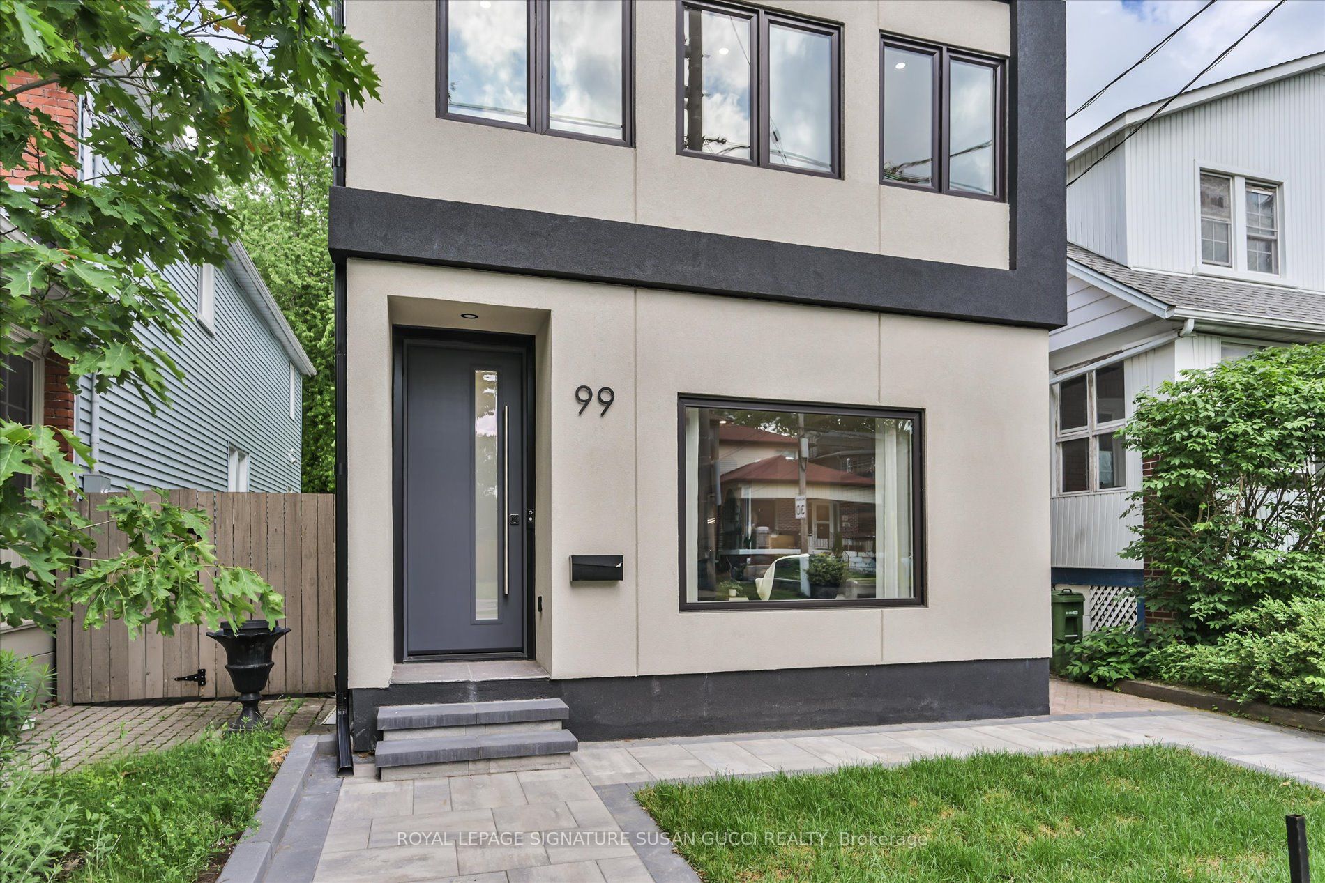 99 Chisholm Avenue, Toronto, ON M4C 4V6 photo 3