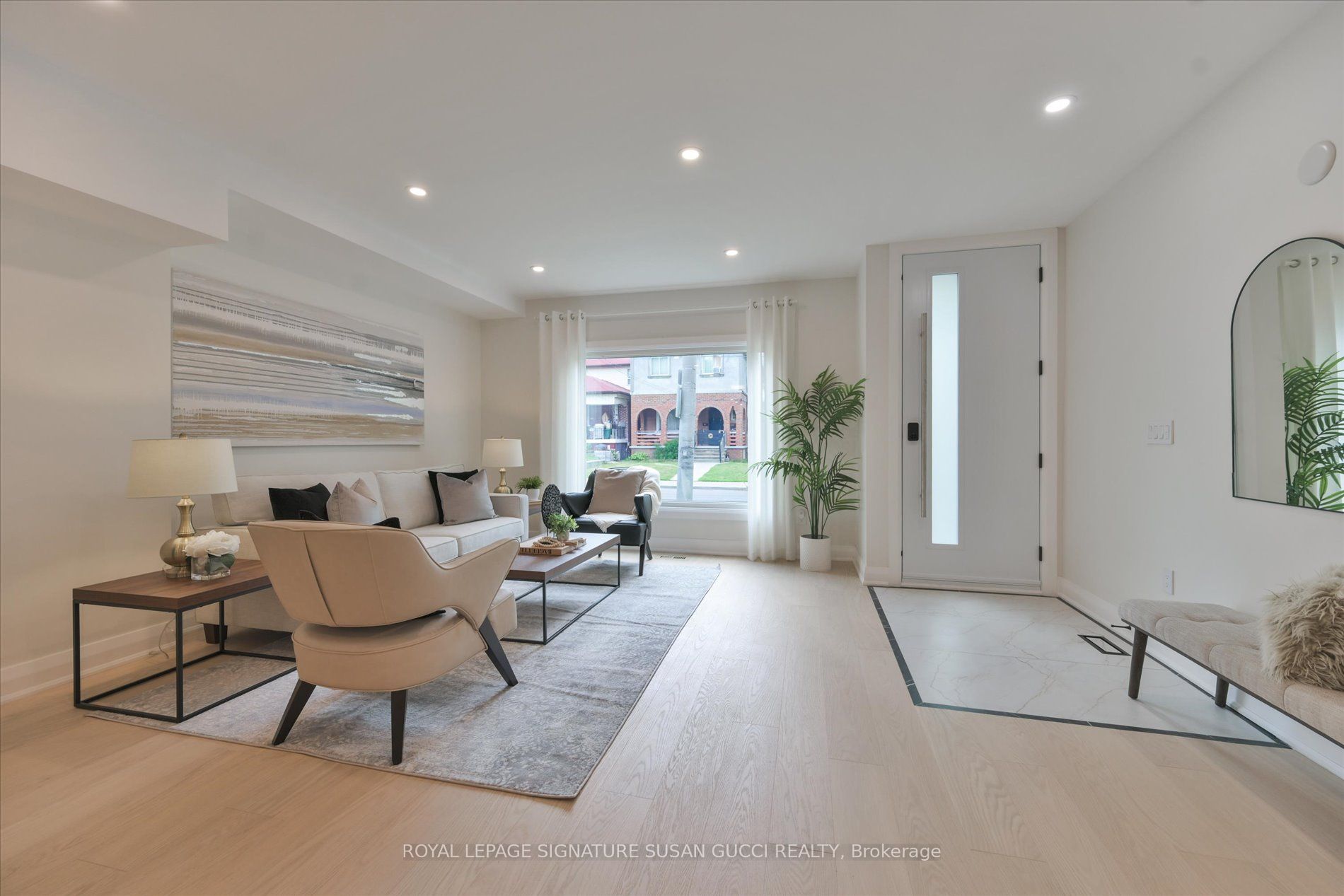 99 Chisholm Avenue, Toronto, ON M4C 4V6 photo 4