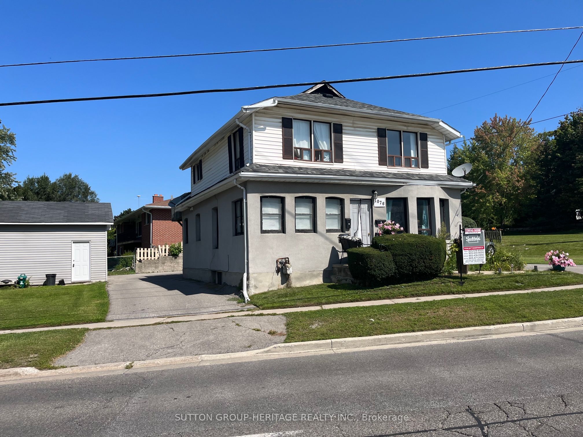1076 King Street E, Oshawa, ON L1H 1H5