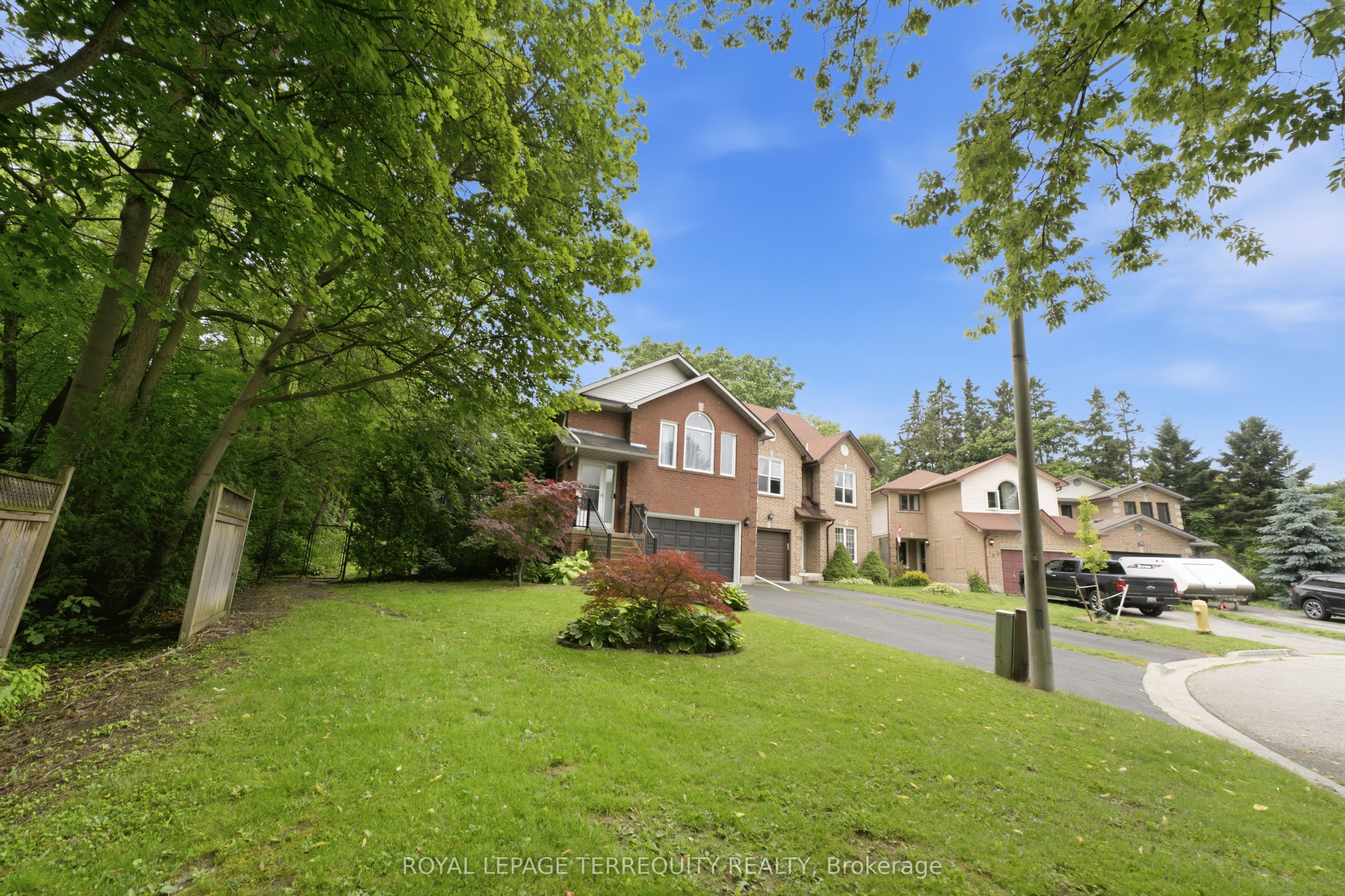 48 Borland Court, Clarington, ON L1C 4T6 photo 2