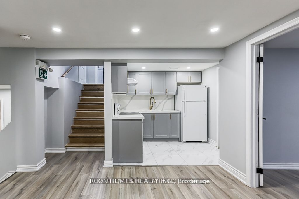20 Bluefin Crescent Bsmt, Toronto, ON M1H 2L1 photo 2