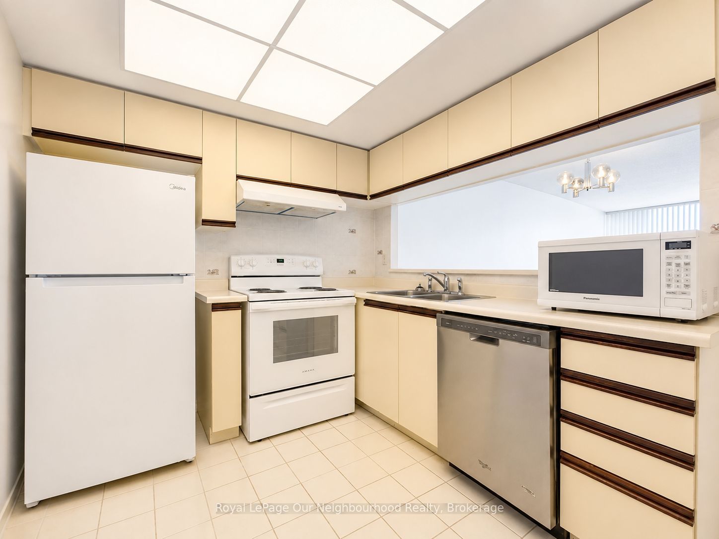 330 Alton Towers Circle 1103, Toronto, ON M1V 5H3