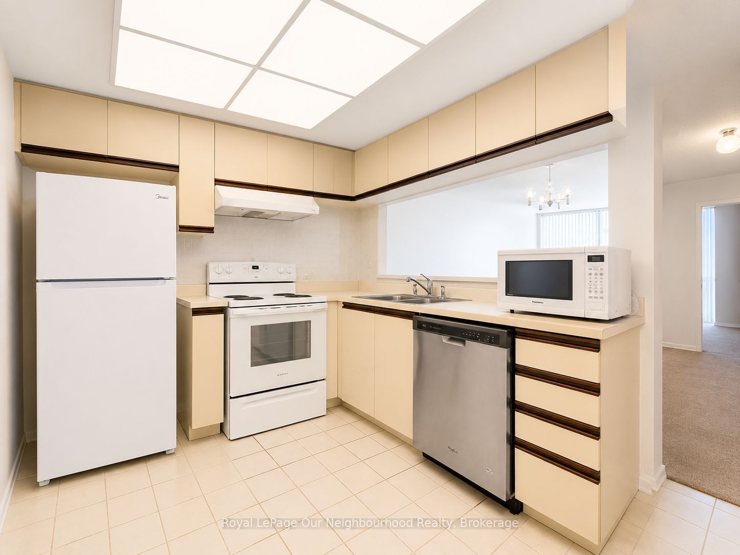 330 Alton Towers Circle 1103, Toronto, ON M1V 5H3 photo 2