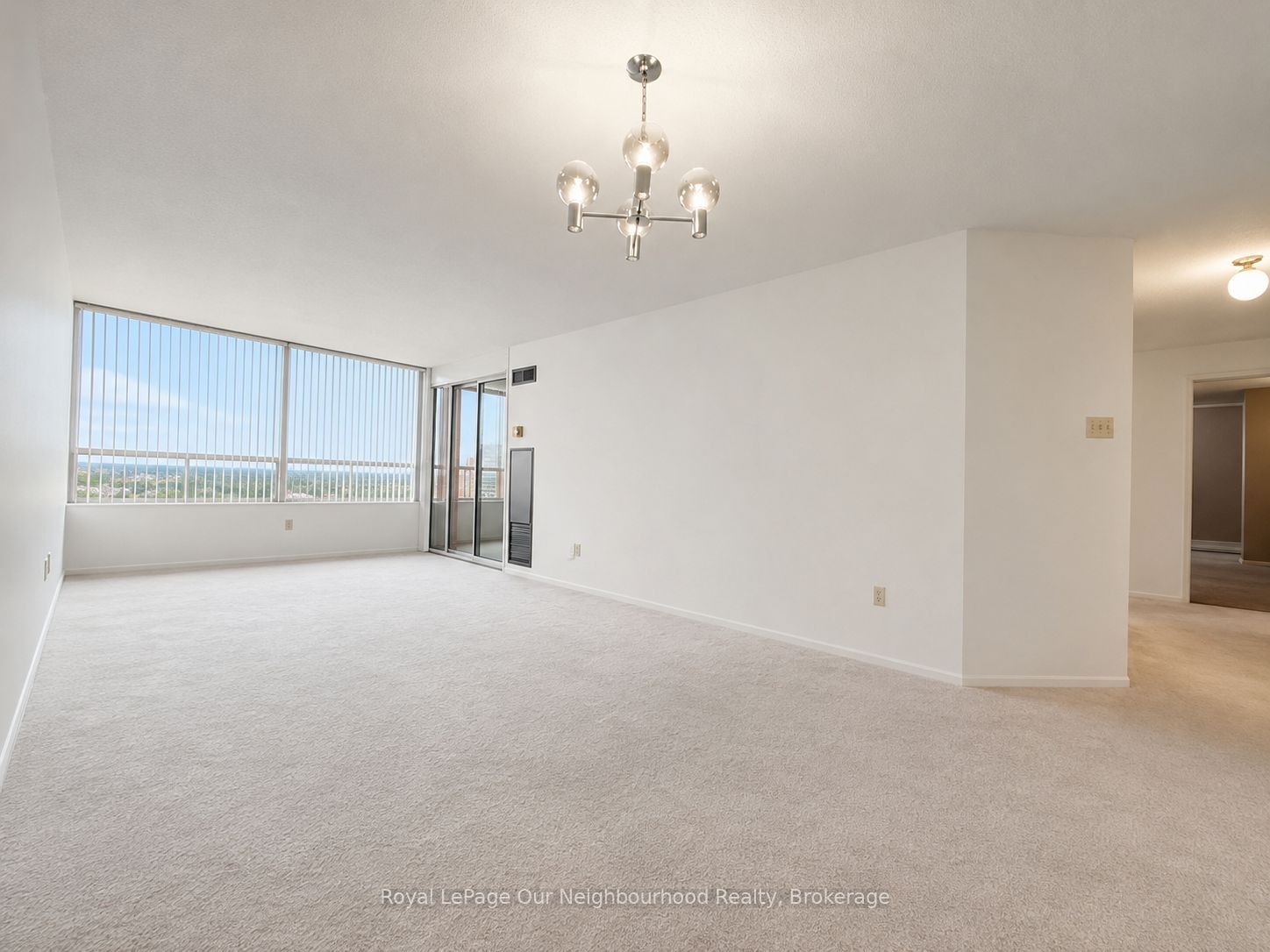 330 Alton Towers Circle 1103, Toronto, ON M1V 5H3 photo 3