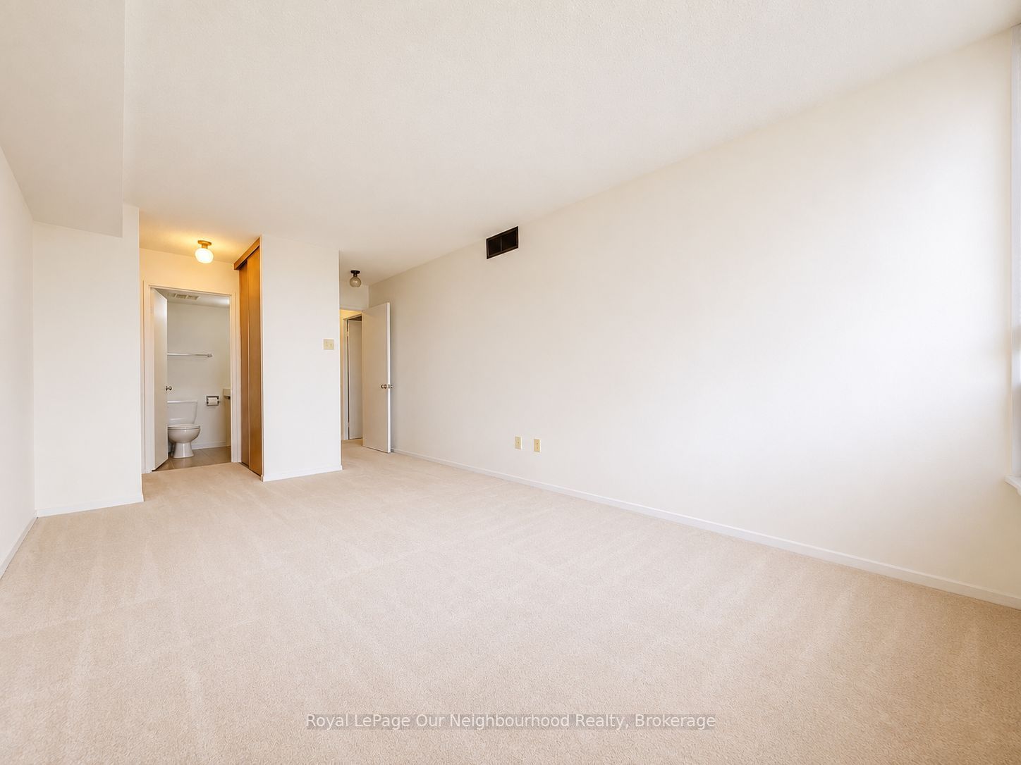 330 Alton Towers Circle 1103, Toronto, ON M1V 5H3 photo 5