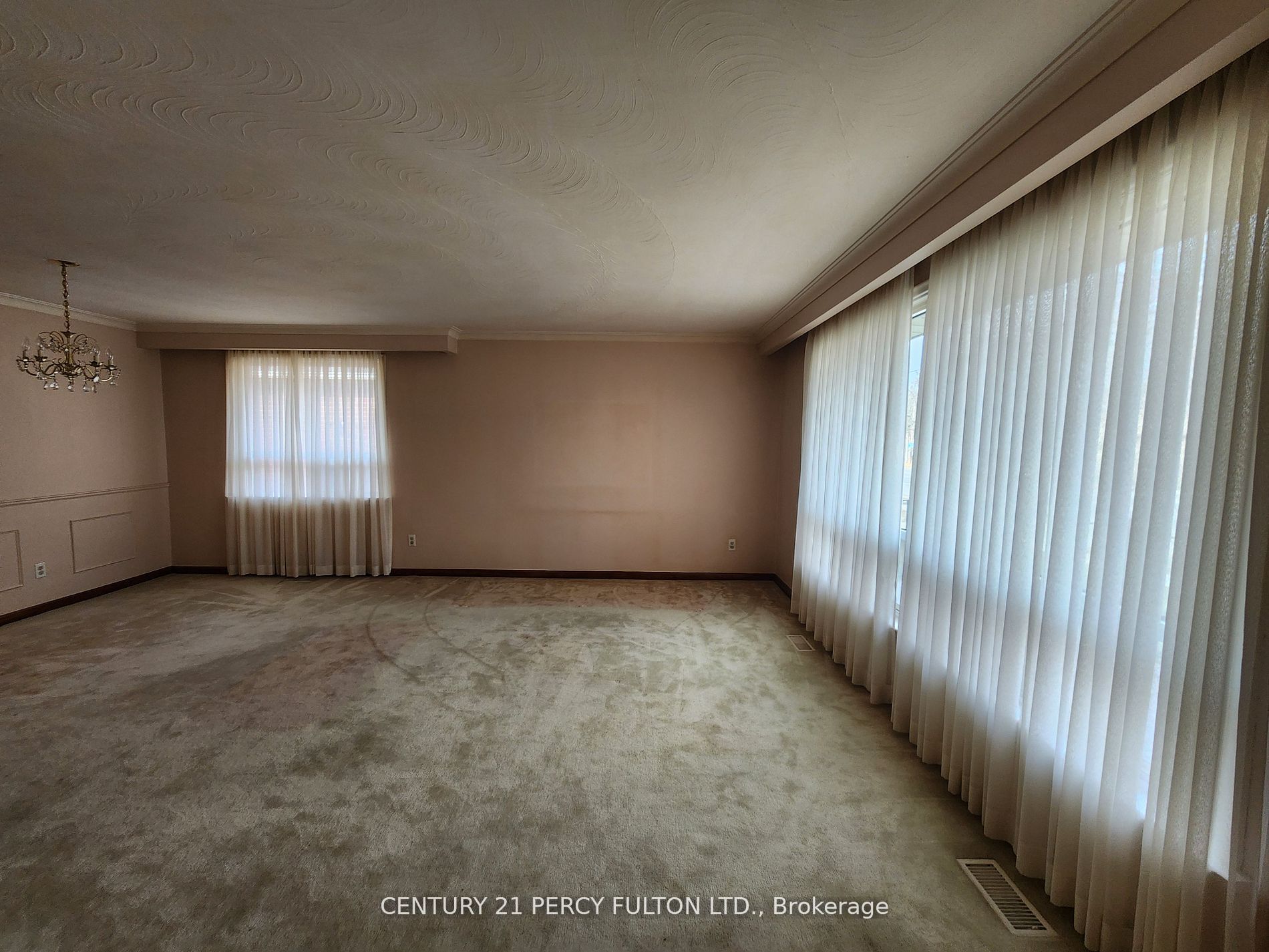 464 Scarborough Golf Club Road, Toronto, ON M1G 1H1 photo 4