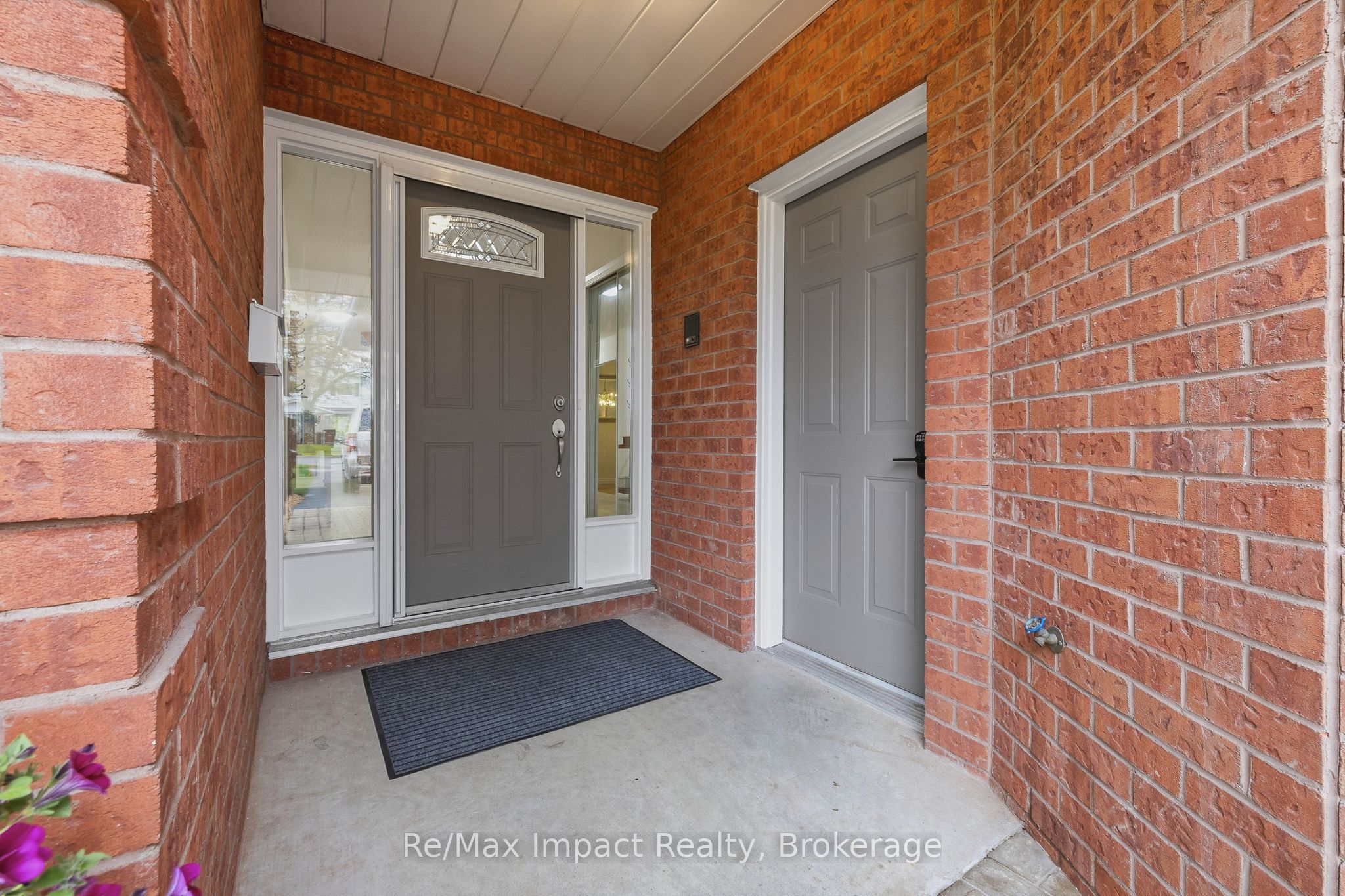293 Blue Heron Drive, Oshawa, ON L1G 6X7 photo 2