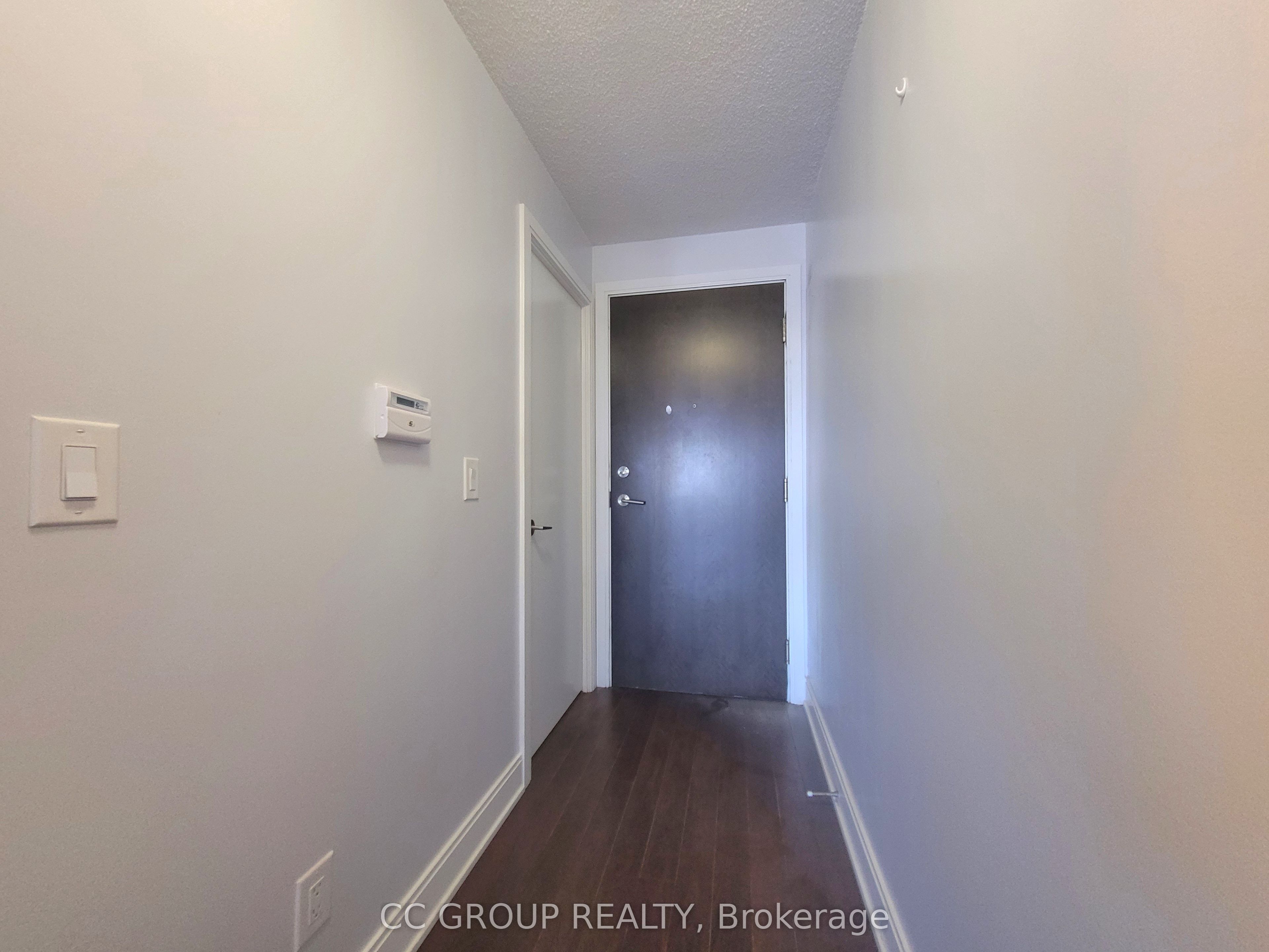 125 Village Green Square 3405, Toronto, ON M1S 0G3 photo 2
