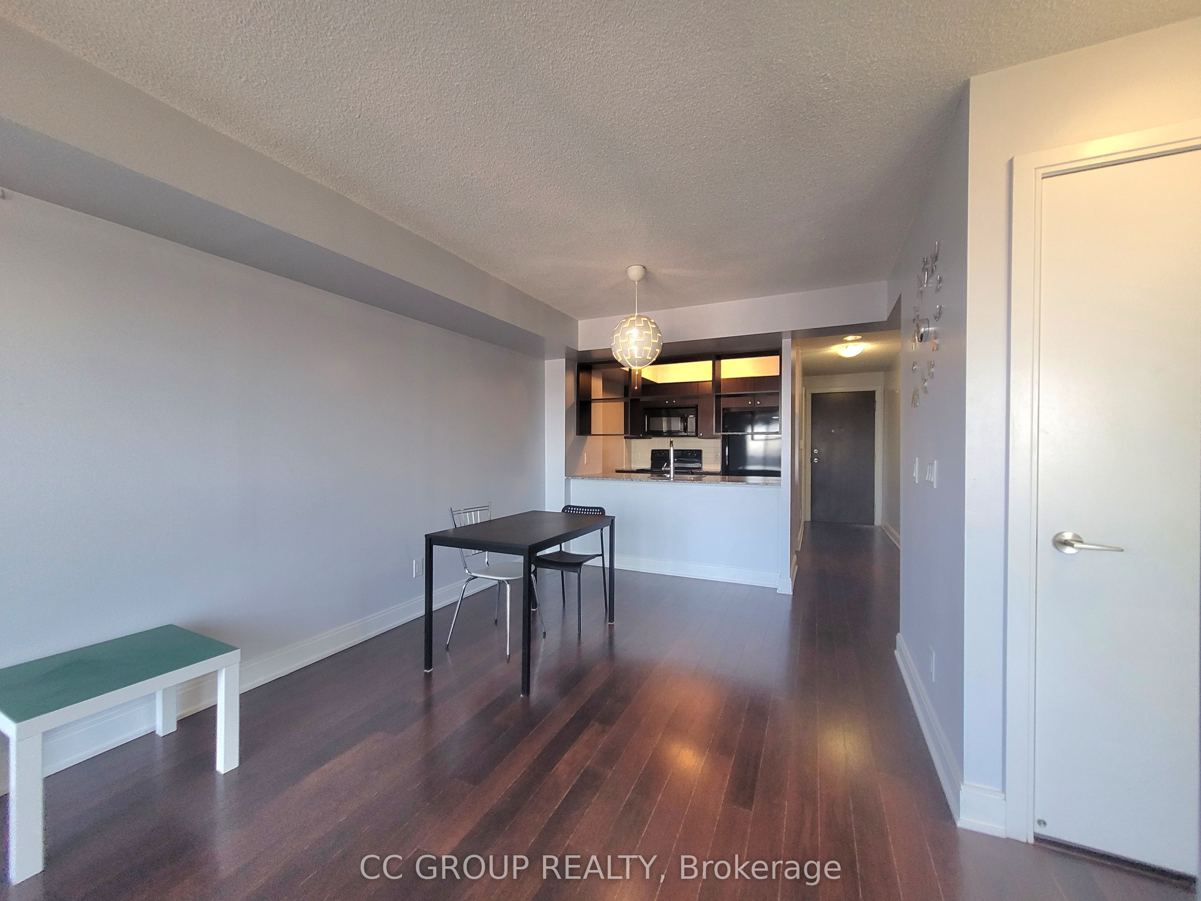 125 Village Green Square 3405, Toronto, ON M1S 0G3 photo 4