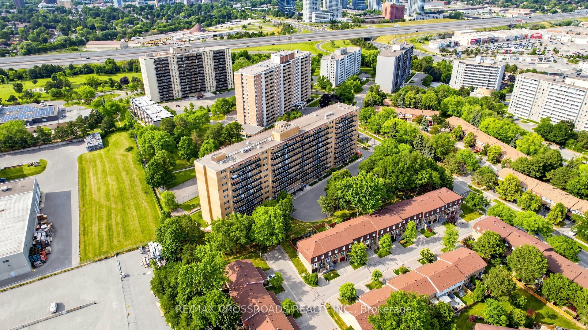 100 Dundalk Drive 817, Toronto, ON M1P 4V2 photo 2