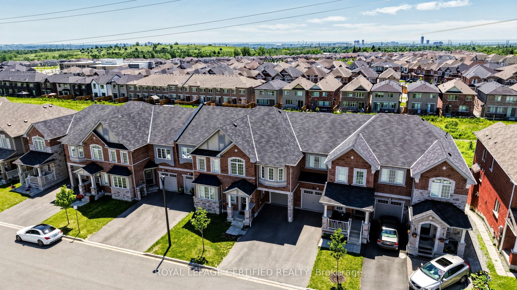 1031 Cameo Street, Pickering, ON L1X 0G3 photo 3