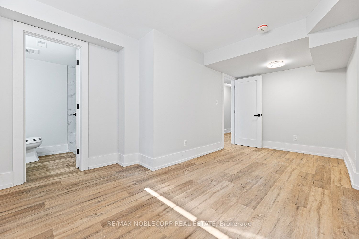 108 Enderby Road 2, Toronto, ON M4E 2S5 photo 3