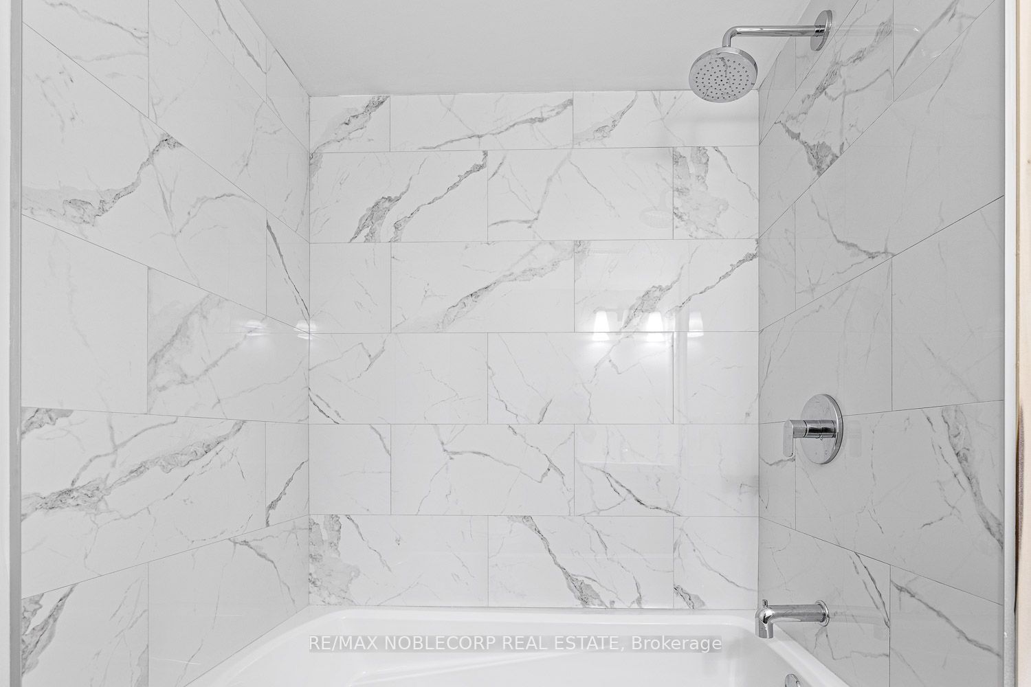 108 Enderby Road 2, Toronto, ON M4E 2S5 photo 5