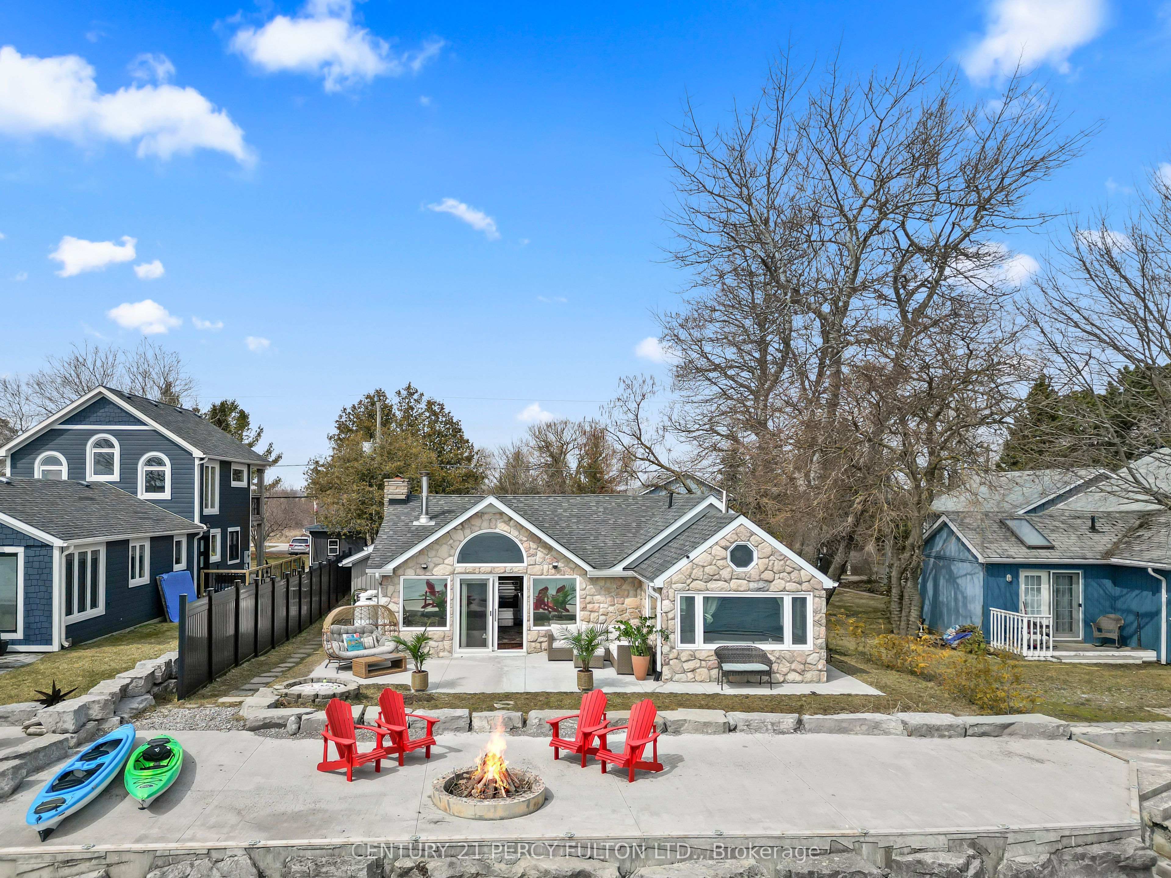 127 Cedar Crest Beach Road, Clarington, ON L1C 3K3 photo 2
