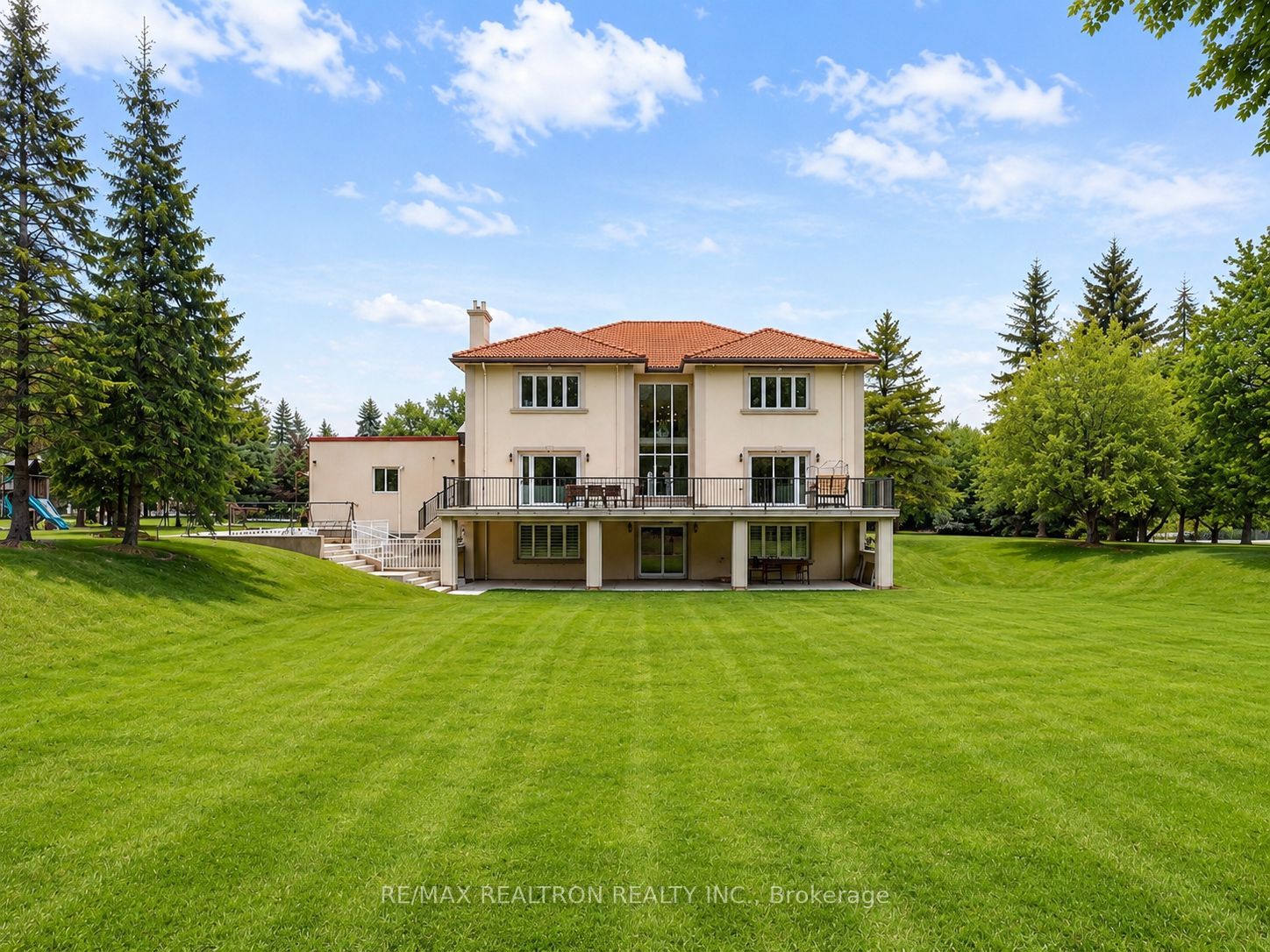10 Bunting Court, Ajax, ON L1T 3S5 photo 4