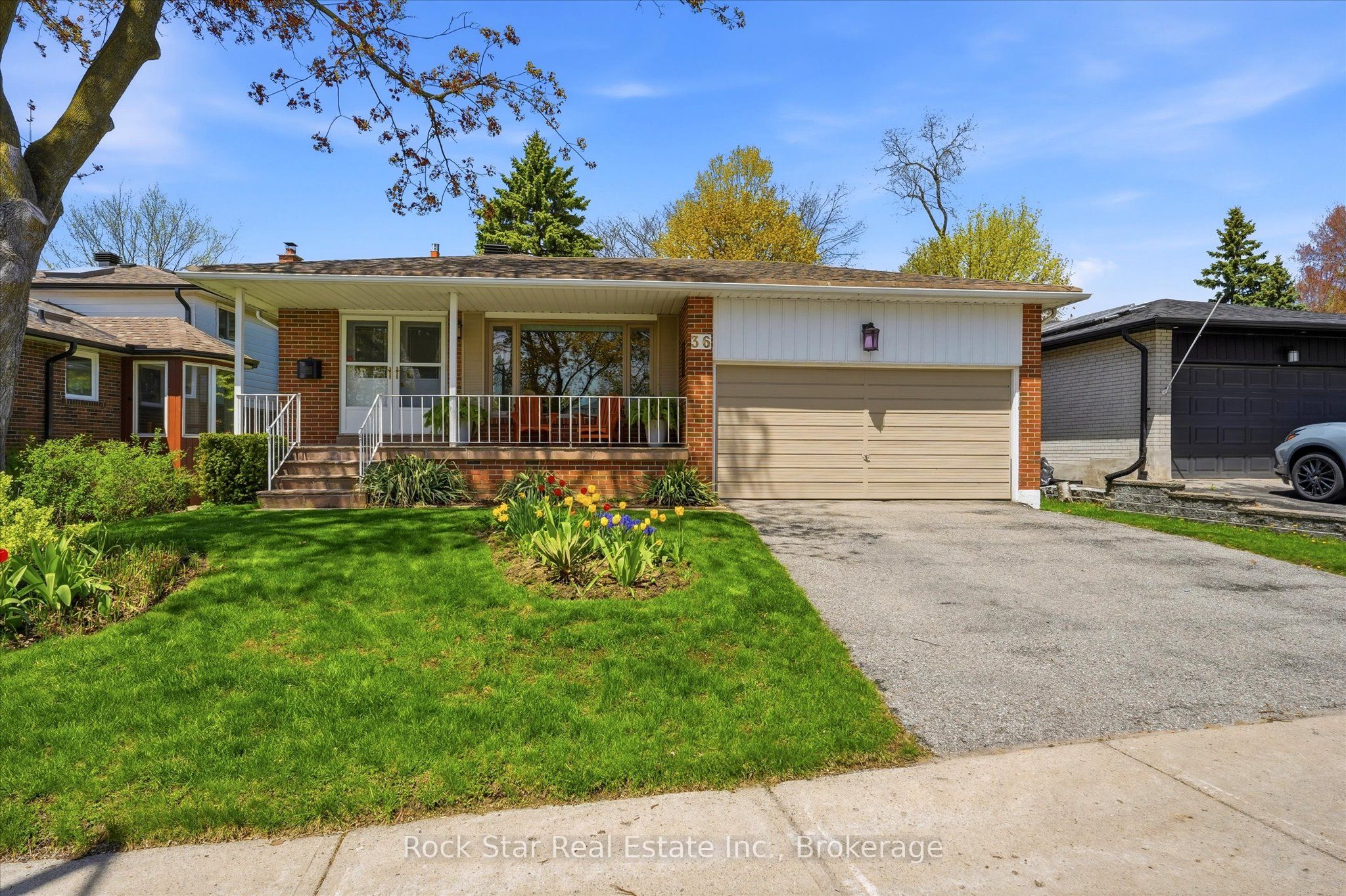 36 LANGEVIN Crescent, Toronto, ON M1C 2B6