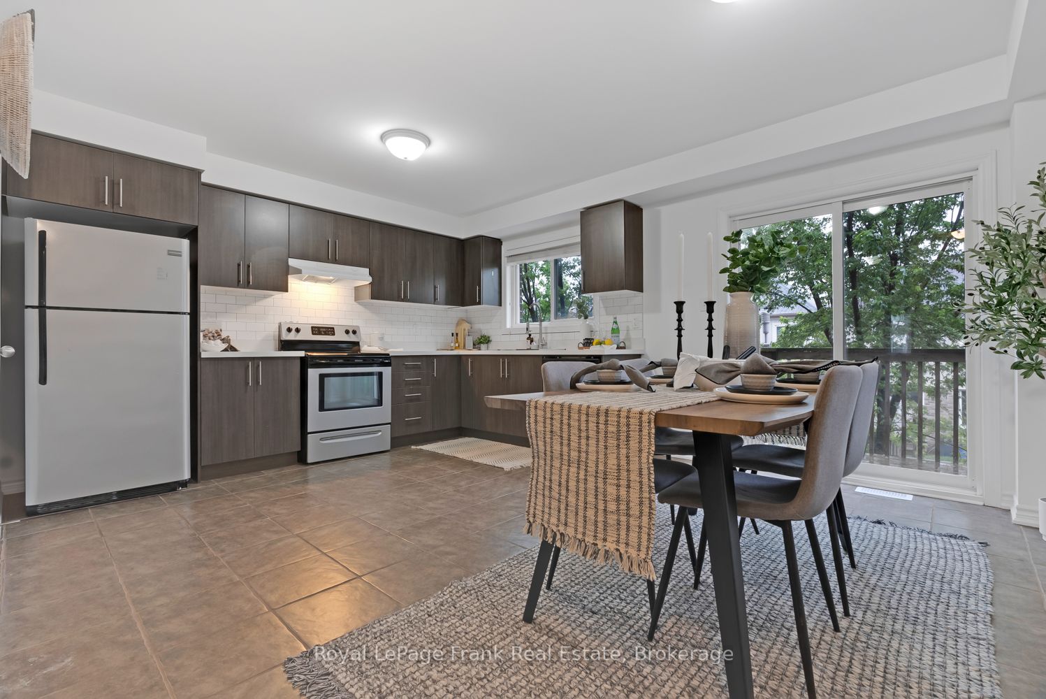 28 Katerson Lane, Clarington, ON L1E 0E9 photo 3