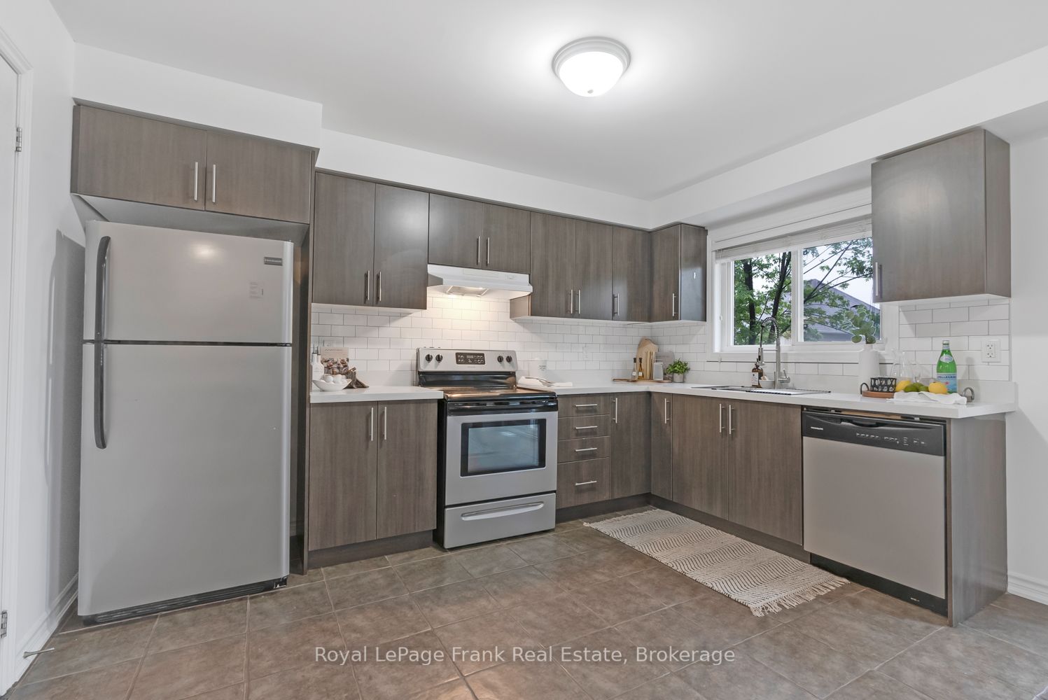 28 Katerson Lane, Clarington, ON L1E 0E9 photo 5