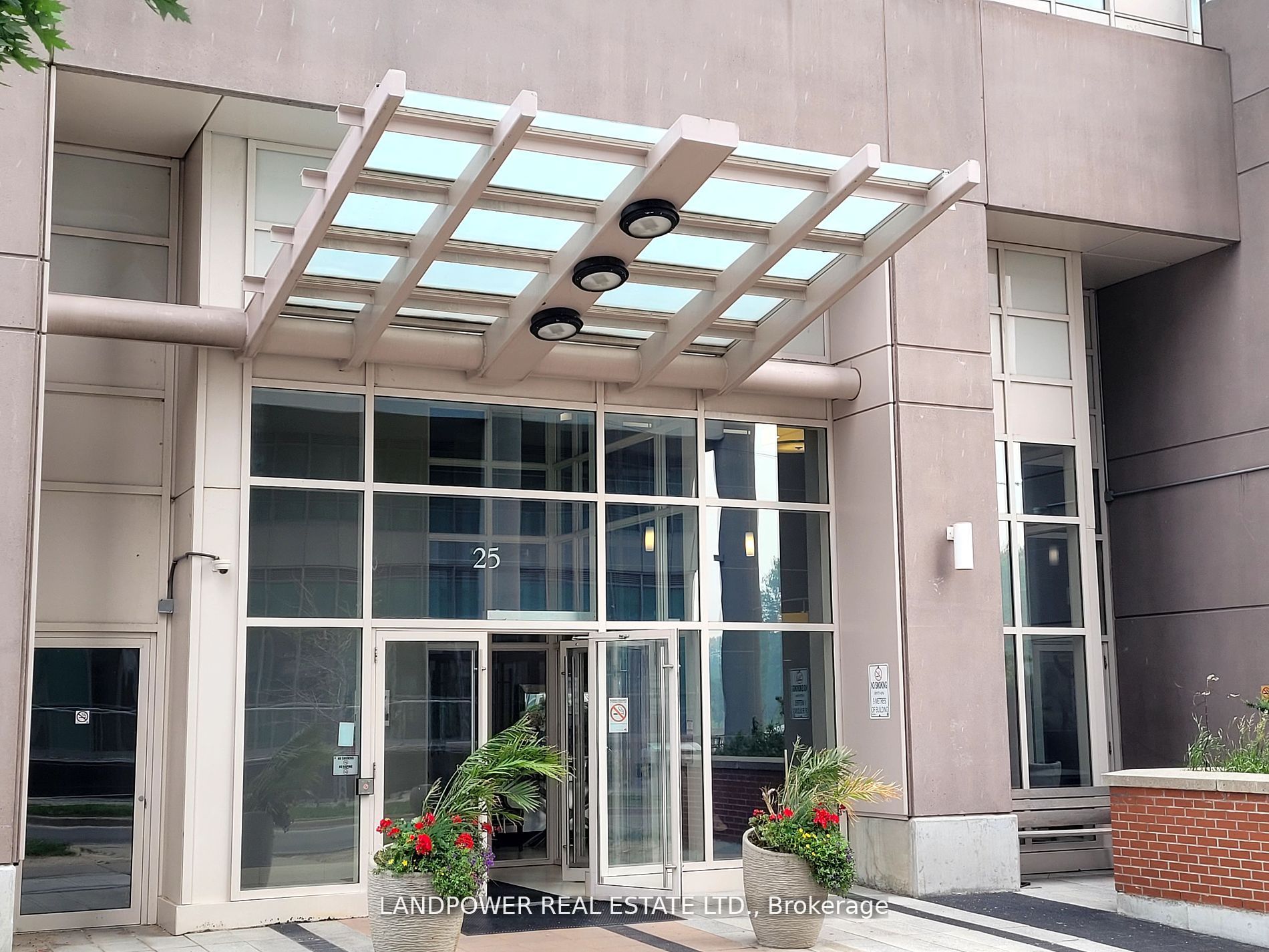25 Town Centre Court UPH07, Toronto, ON M1P 0B4 photo 3