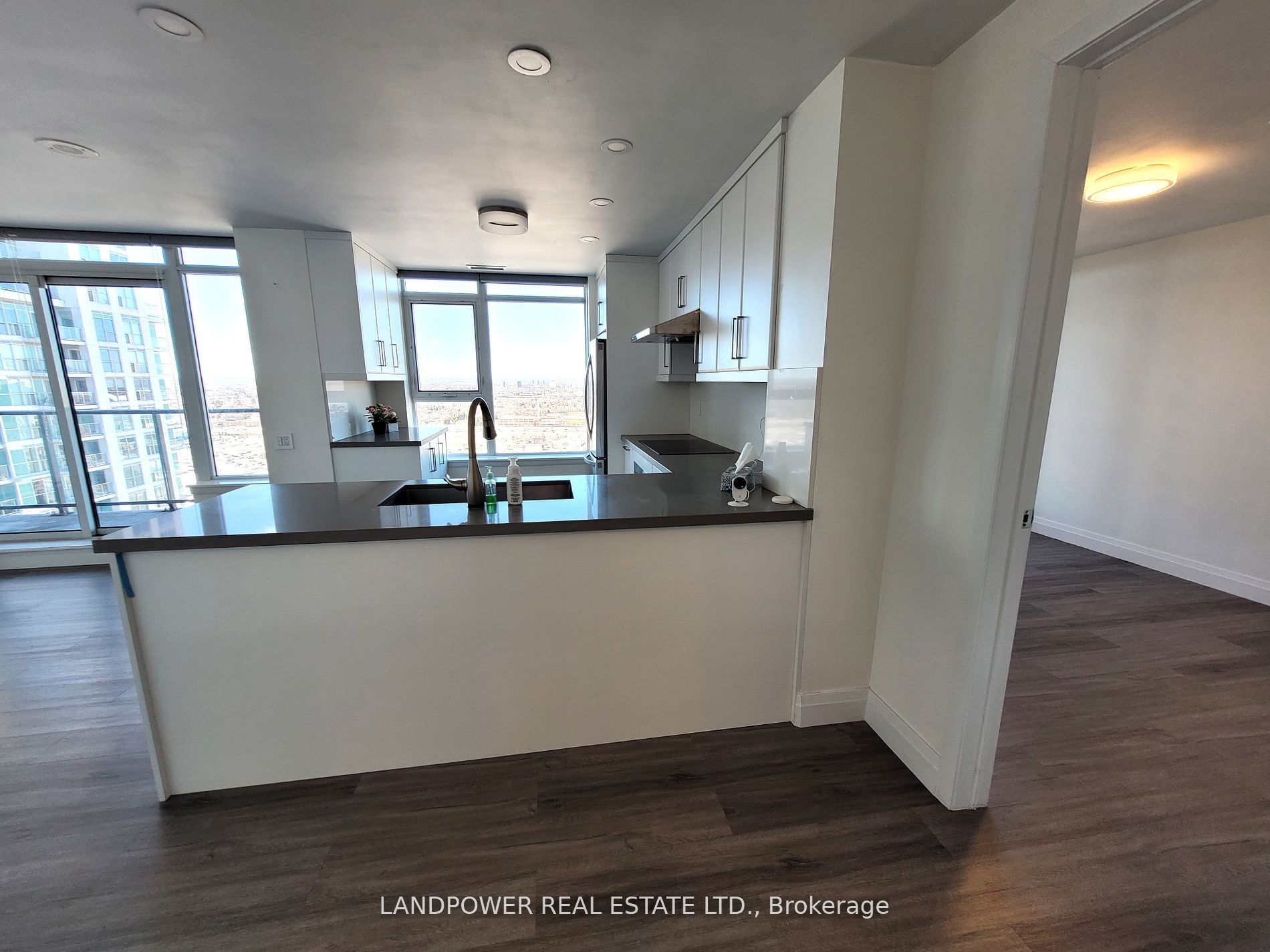 25 Town Centre Court UPH07, Toronto, ON M1P 0B4 photo 5