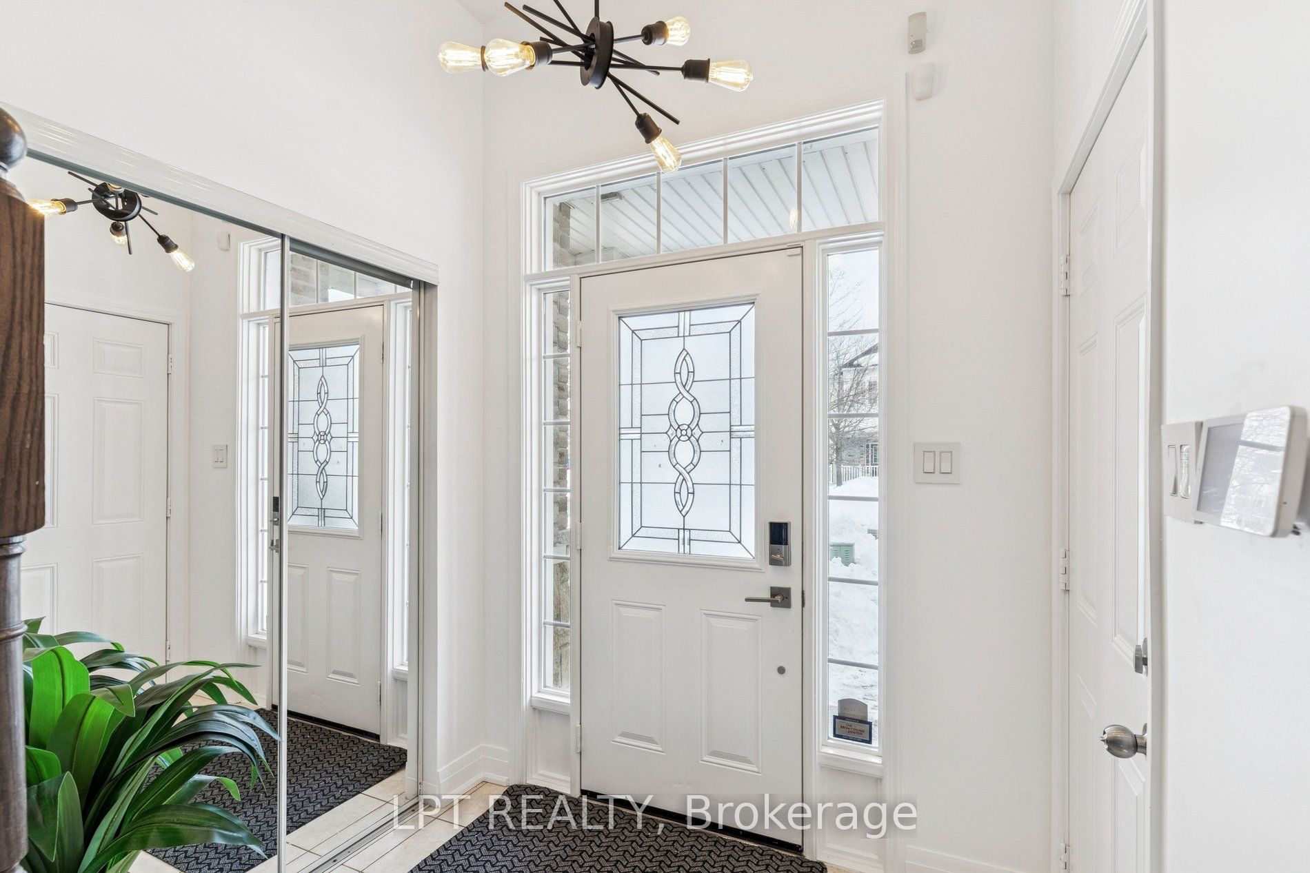 61 Minerva Avenue, Toronto, ON M1M 0C2 photo 2