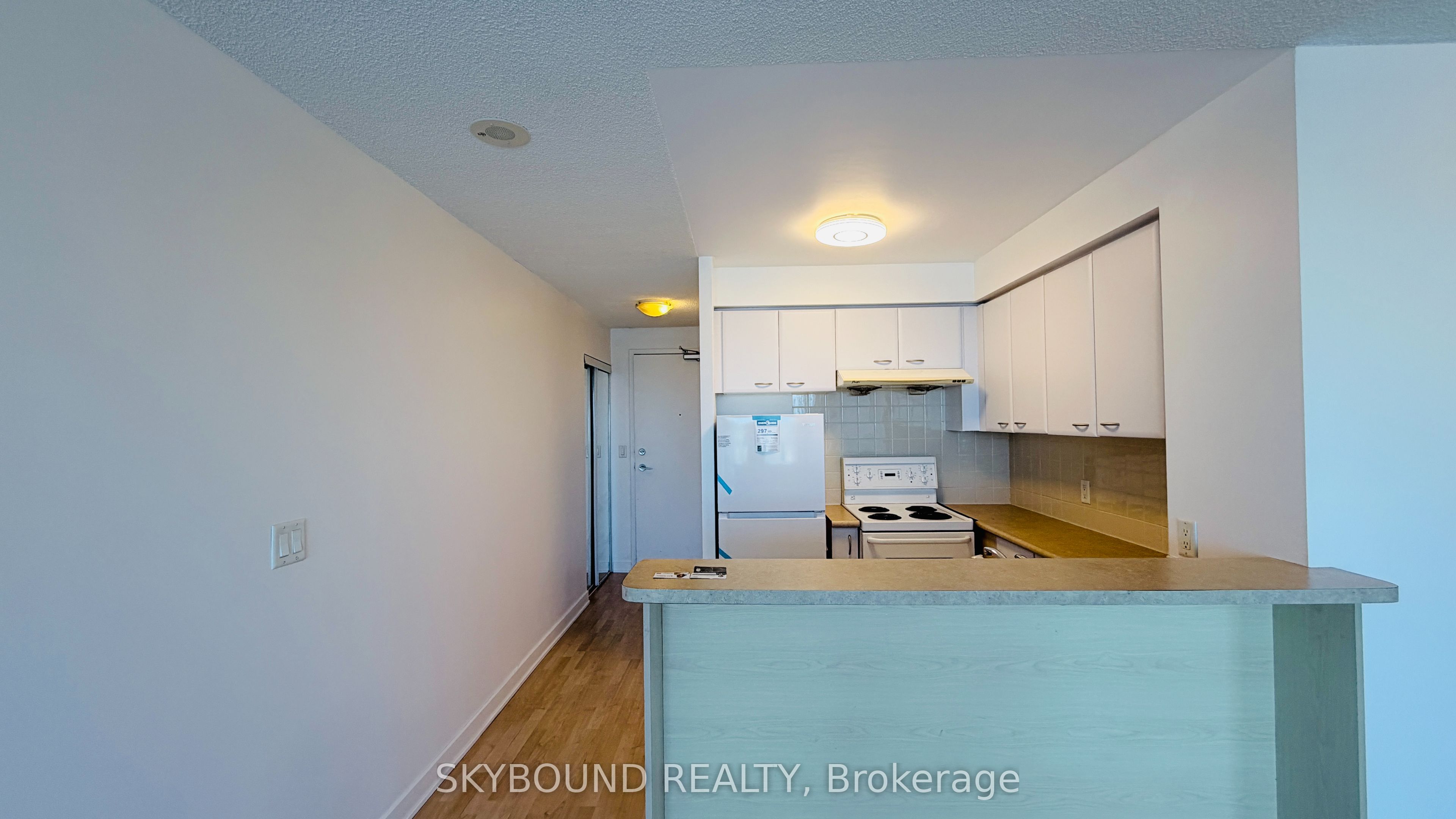 38 Lee Centre Drive 1702, Toronto, ON M1H 3J7