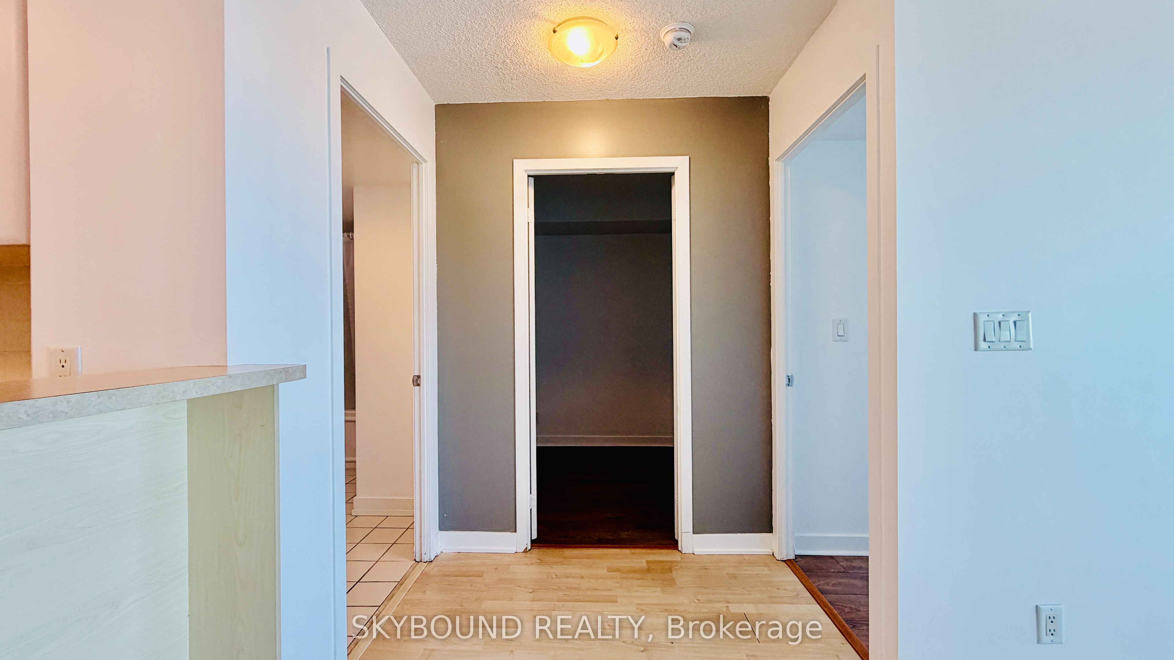 38 Lee Centre Drive 1702, Toronto, ON M1H 3J7 photo 4