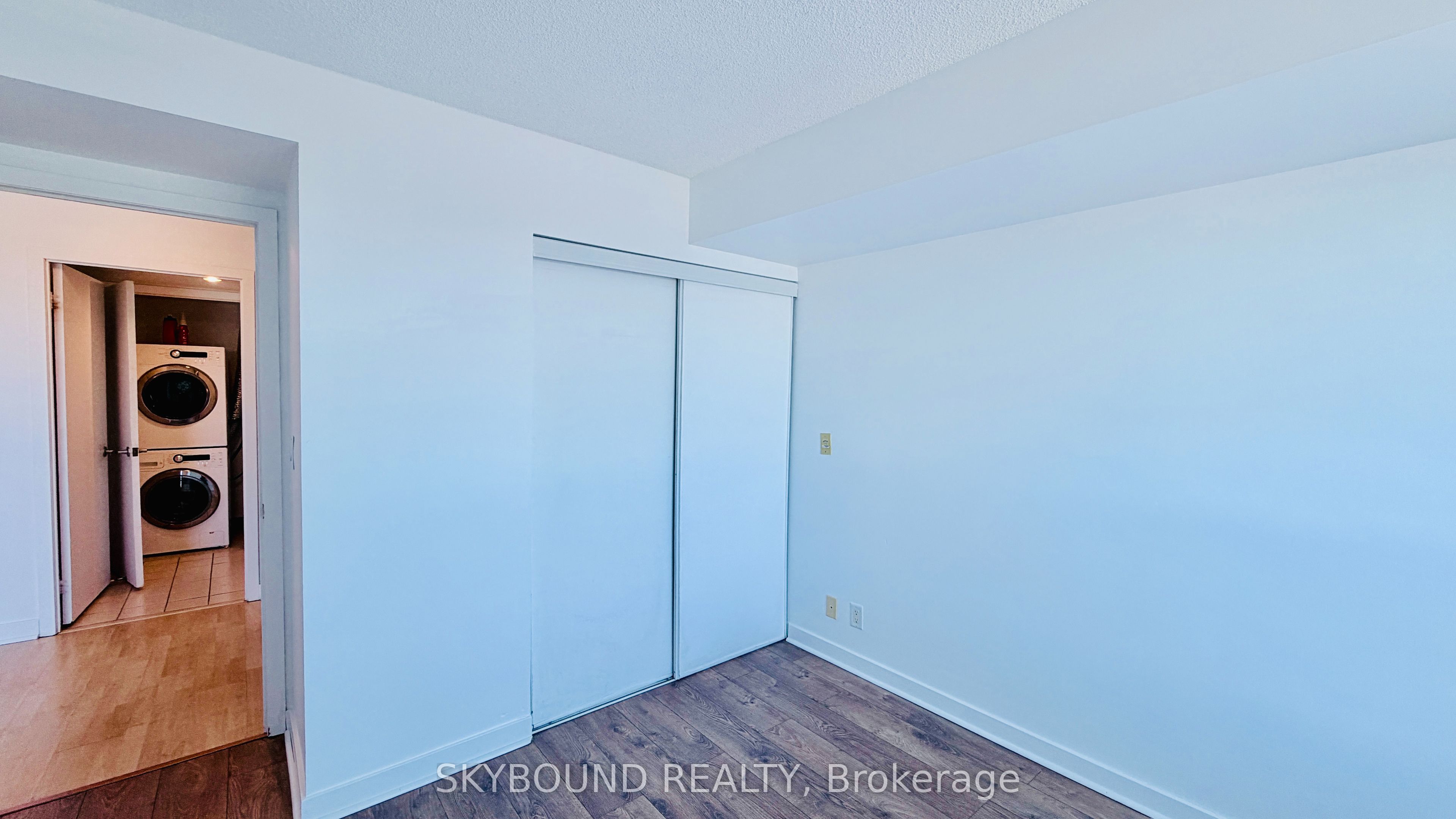 38 Lee Centre Drive 1702, Toronto, ON M1H 3J7 photo 5