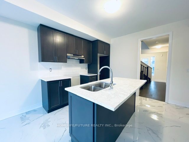 15 Wesley Brooks Street, Clarington, ON L1B 0W1 photo 5