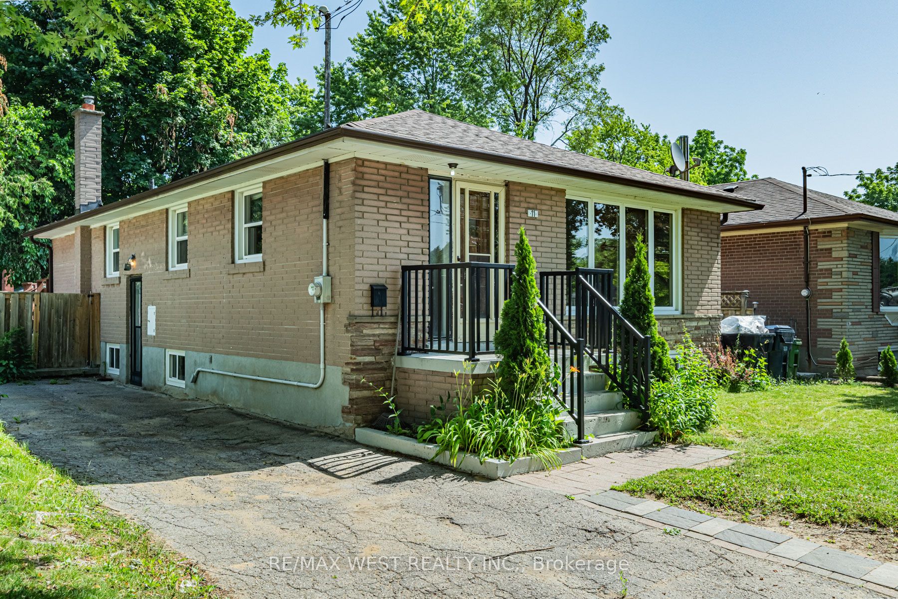 11 Melchior Drive, Toronto, ON M1E 3W3 photo 2