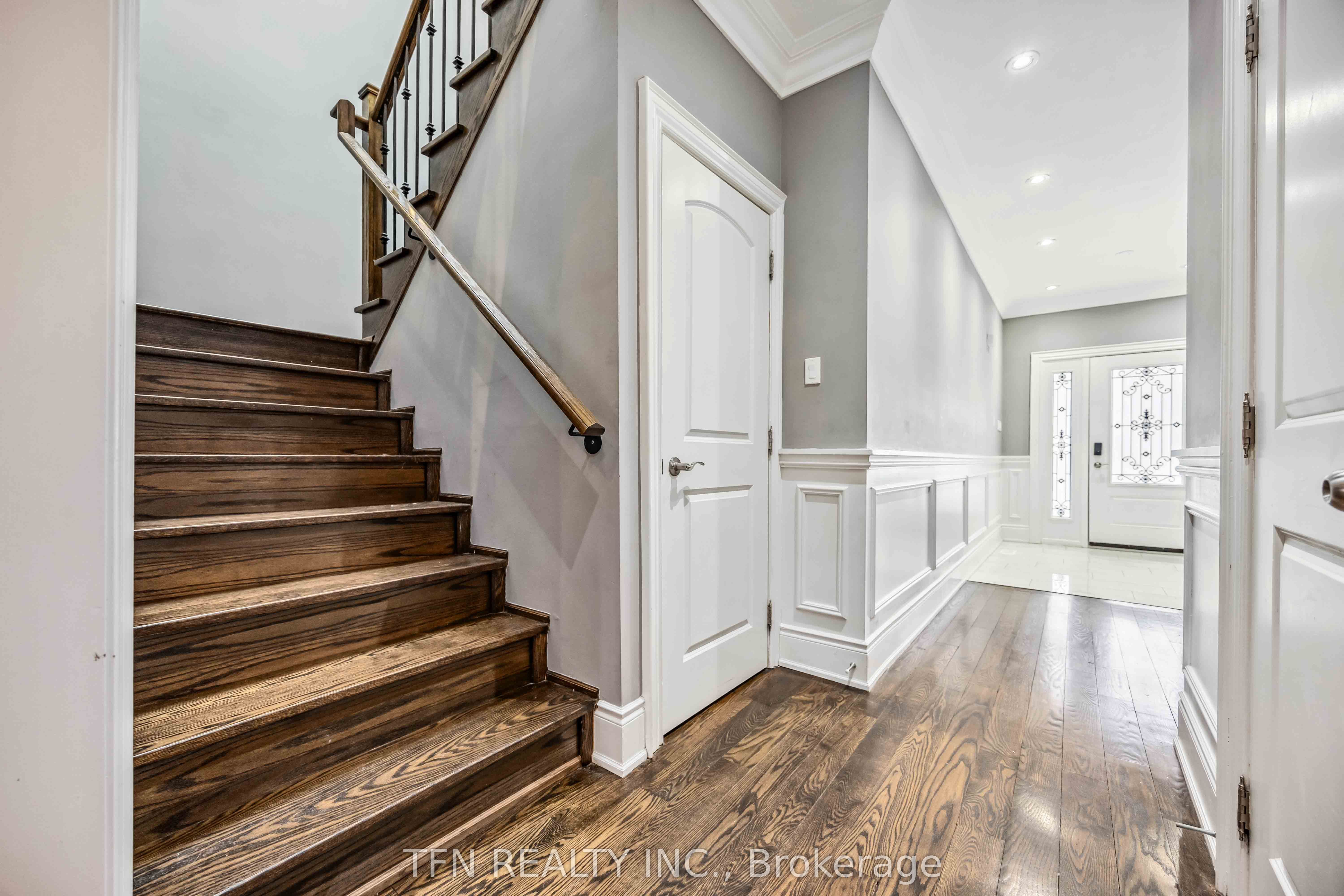 282B Aylesworth Avenue, Toronto, ON M1N 2K2 photo 3