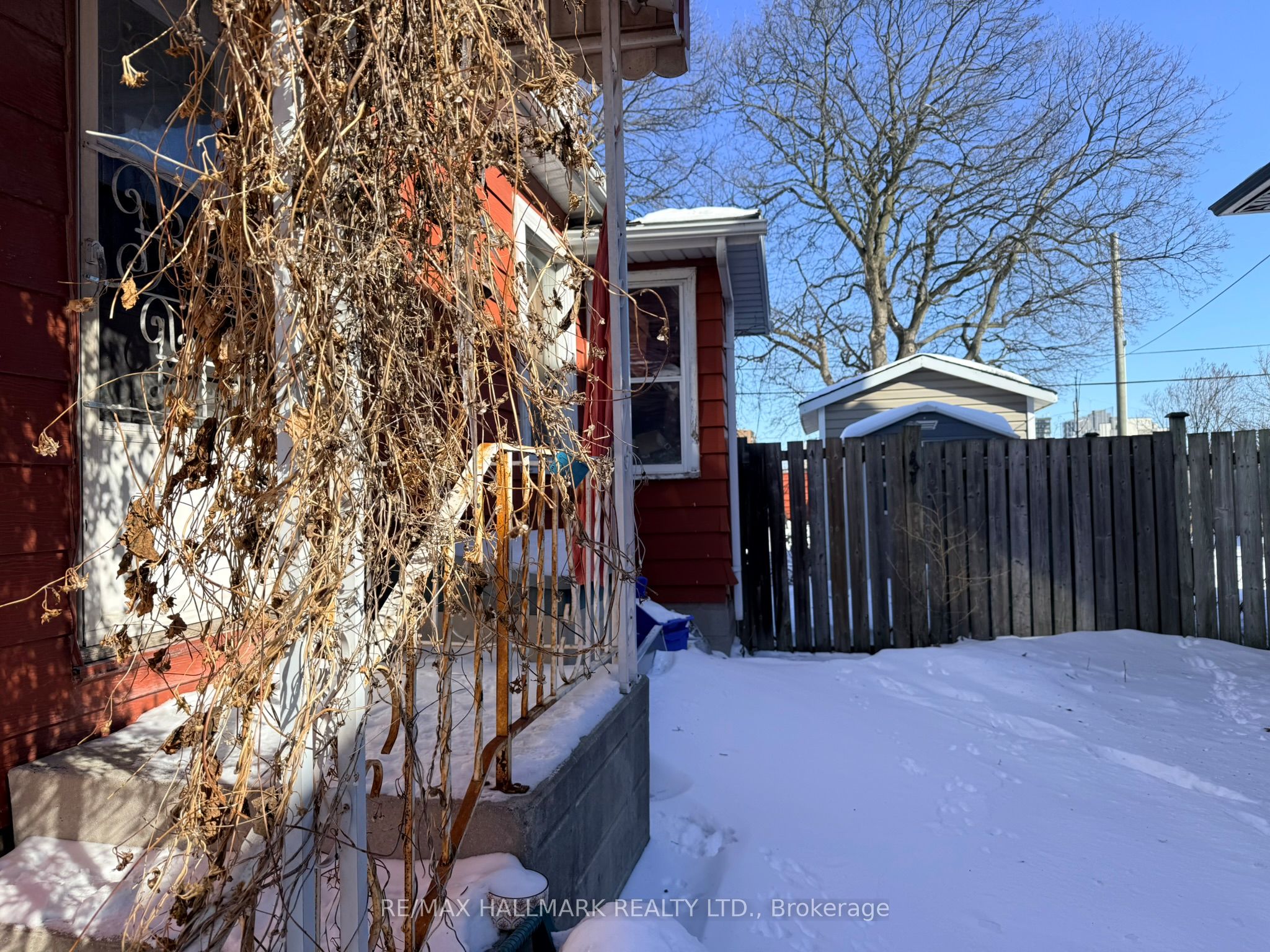 87 Gladstone Avenue, Oshawa, ON L1J 4E4 photo 3