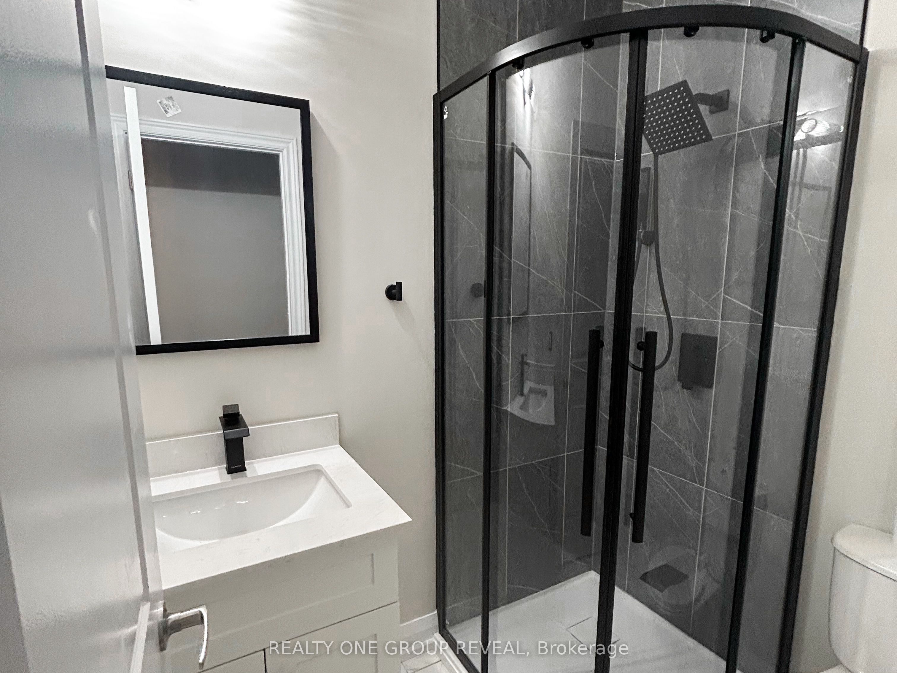 29 Icemaker Way, Whitby, ON L1P 0L5 photo 4