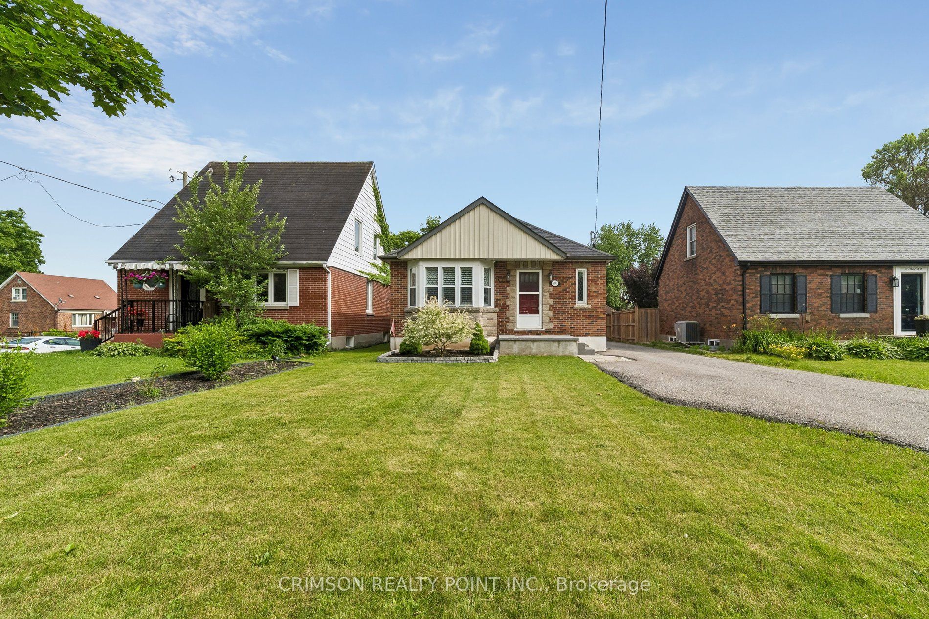 503 Athol Street E, Oshawa, ON L1H 1L7 photo 2