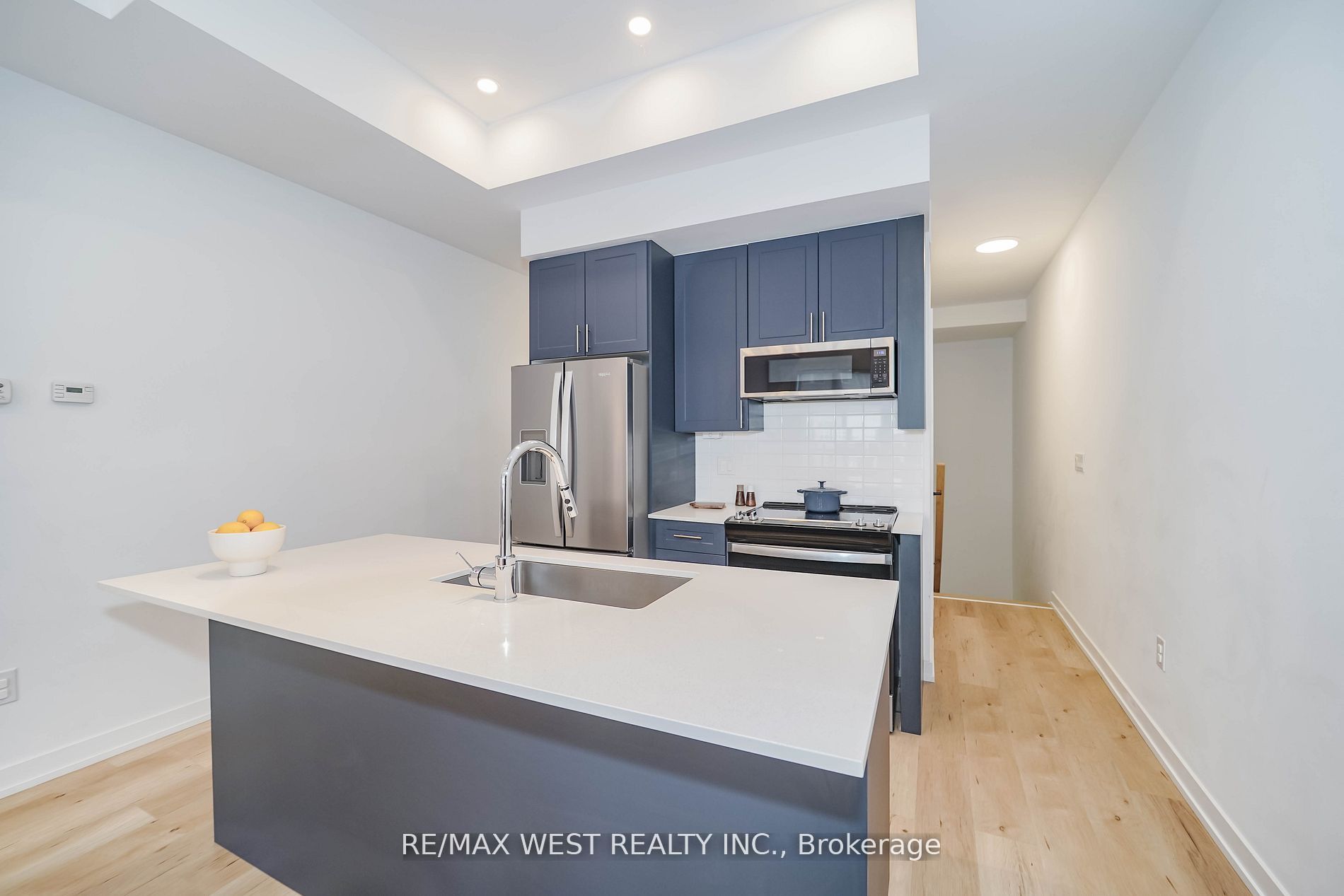 3686 St Clair Avenue E 110, Toronto, ON M1M 0E4 photo 2