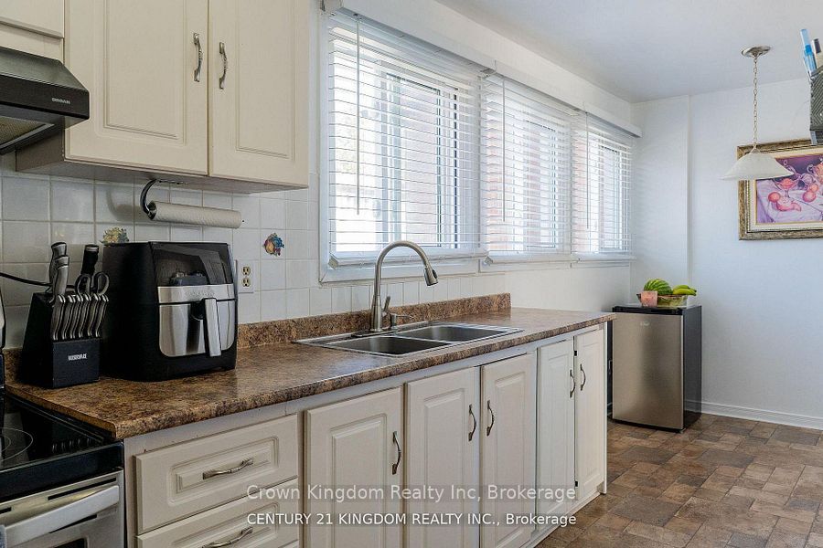 30 Wingarden Court 80, Toronto, ON M1B 2K2 photo 3