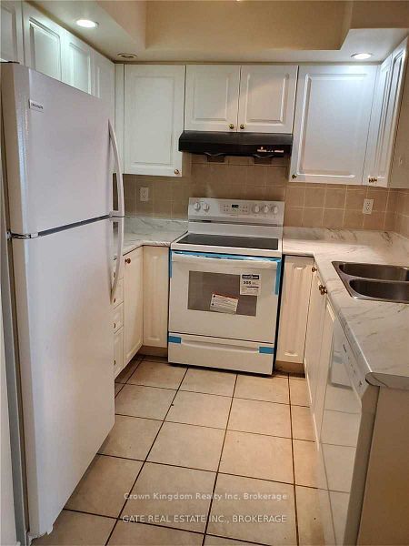 123 Omni Drive 661, Toronto, ON M1P 5A8 photo 4