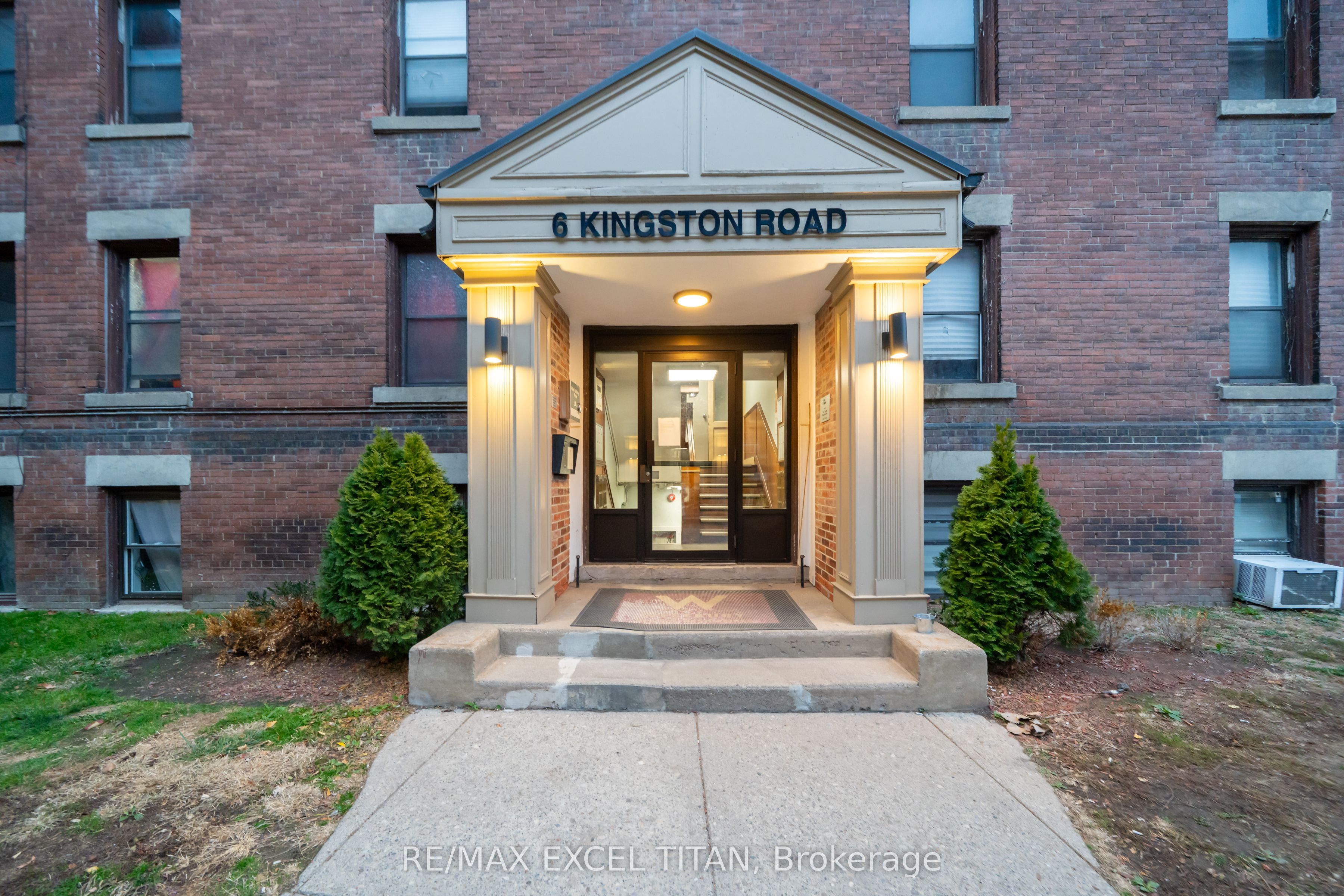 6 Kingston Road 21, Toronto, ON M4L 2S4