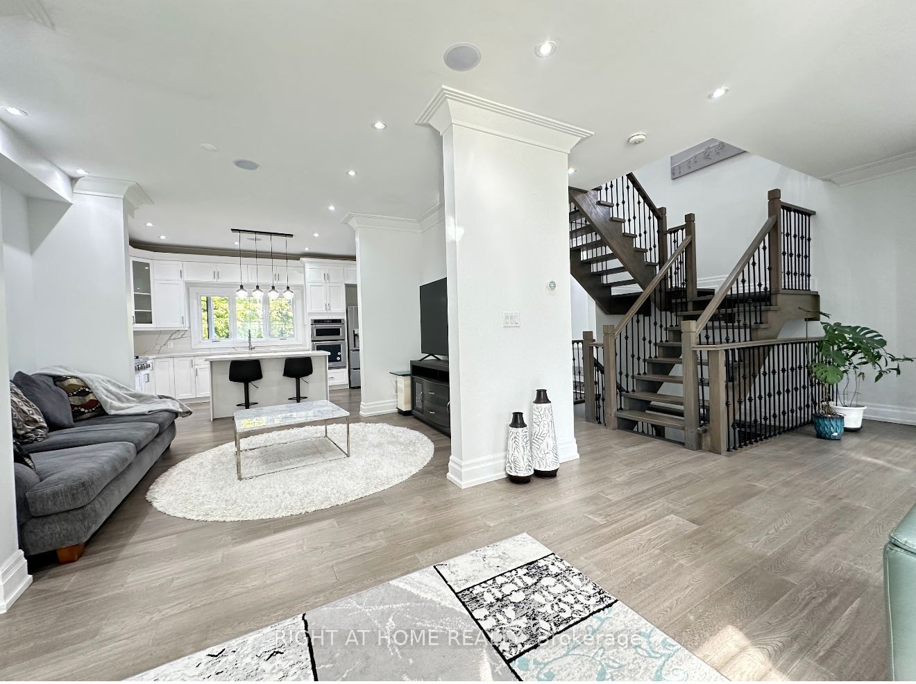 67 Scarborough Heights Boulevard, Toronto, ON M1M 2V5 photo 3