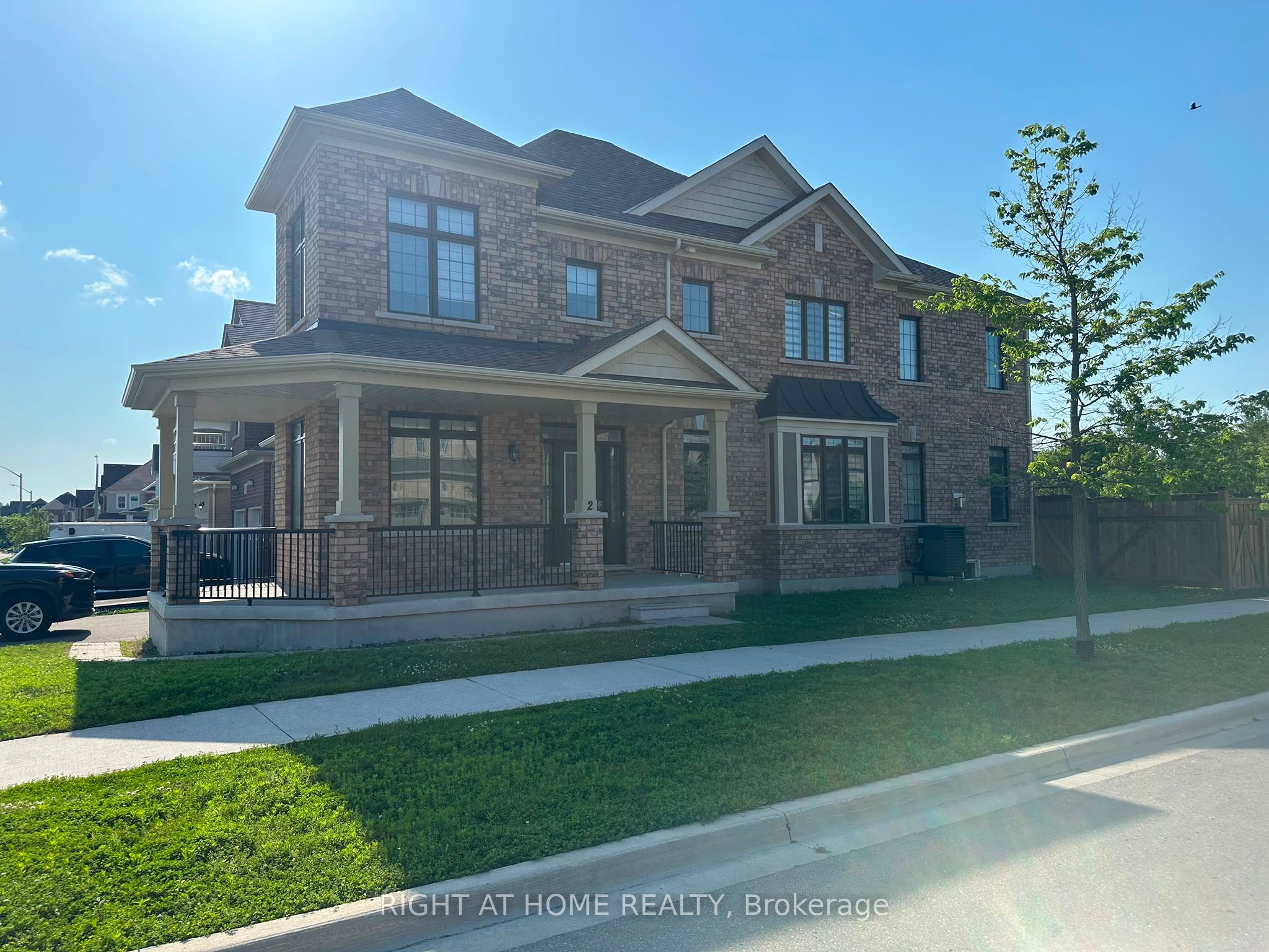 2 Bruce Cameron Drive, Clarington, ON L1C 4A1 photo 2