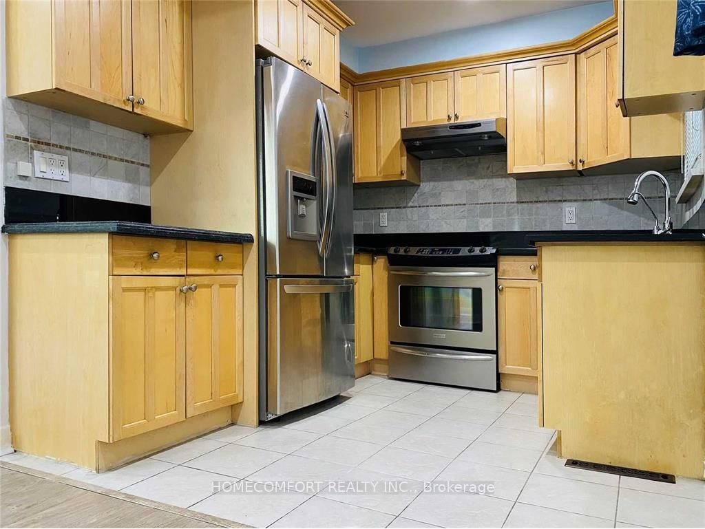 2 Mendip Crescent, Toronto, ON M1P 1Y4 photo 4