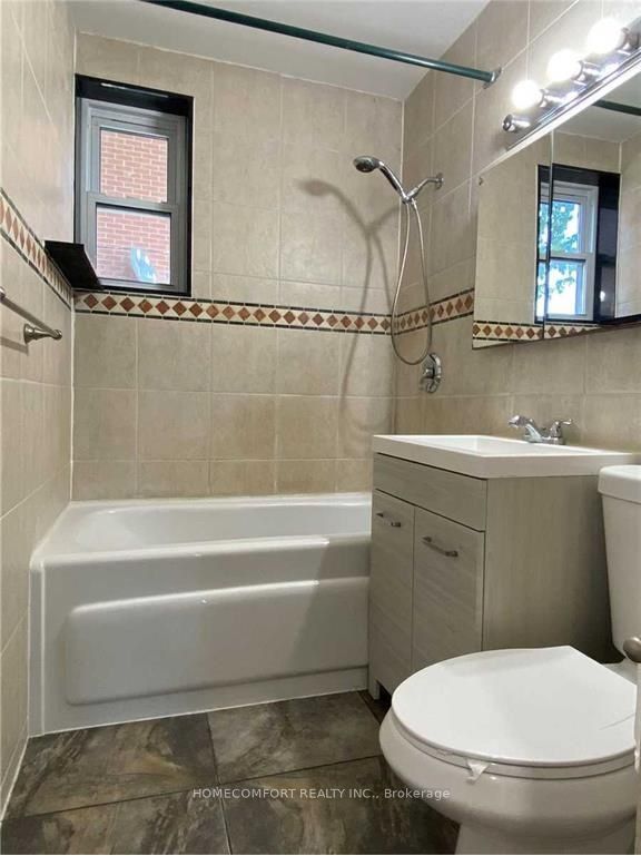 2 Mendip Crescent, Toronto, ON M1P 1Y4 photo 5