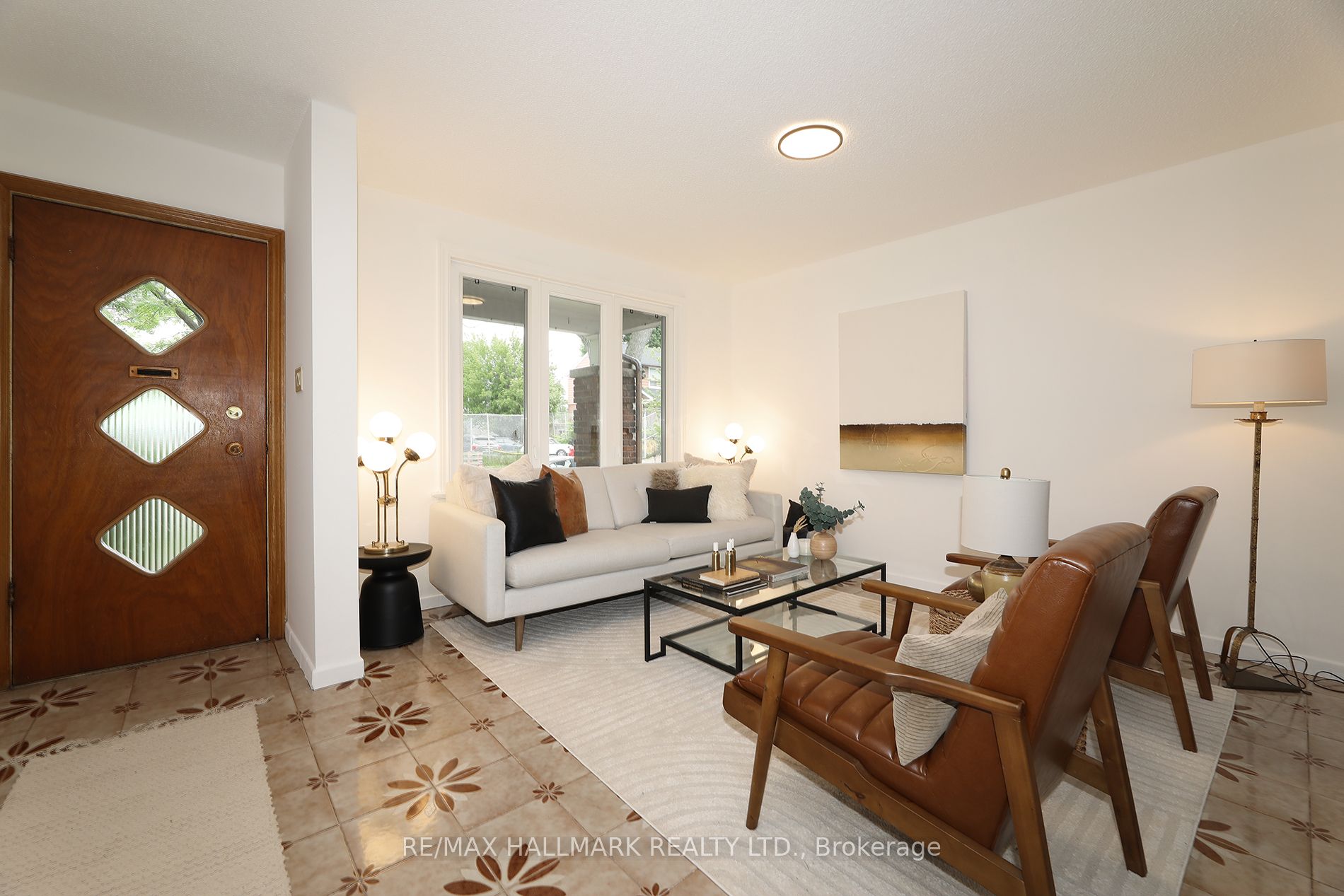 259 Wolverleigh Boulevard, Toronto, ON M4C 1S3 photo 4