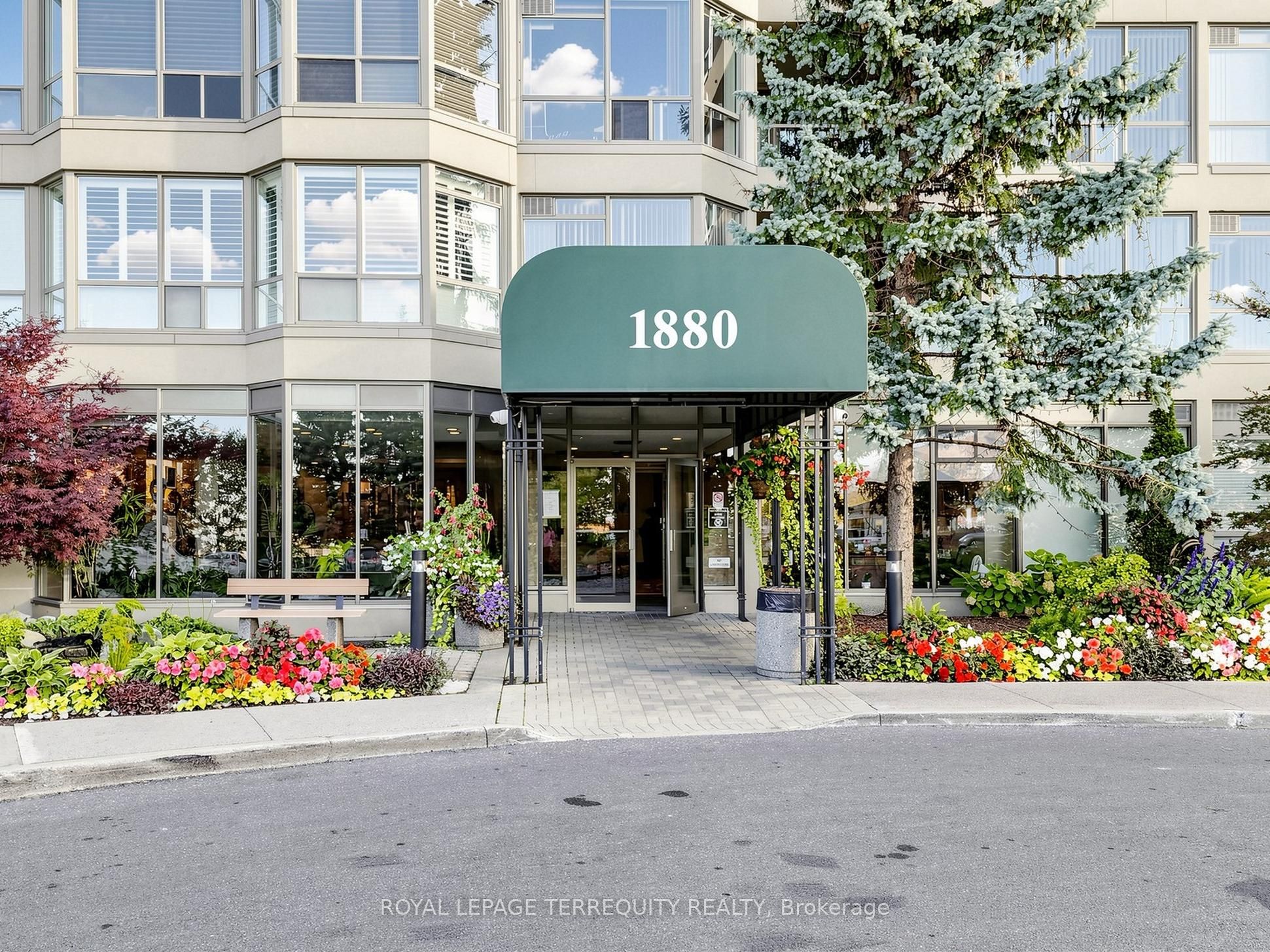 1880 Valley Farm Road 1218, Pickering, ON L1V 6B3 photo 2